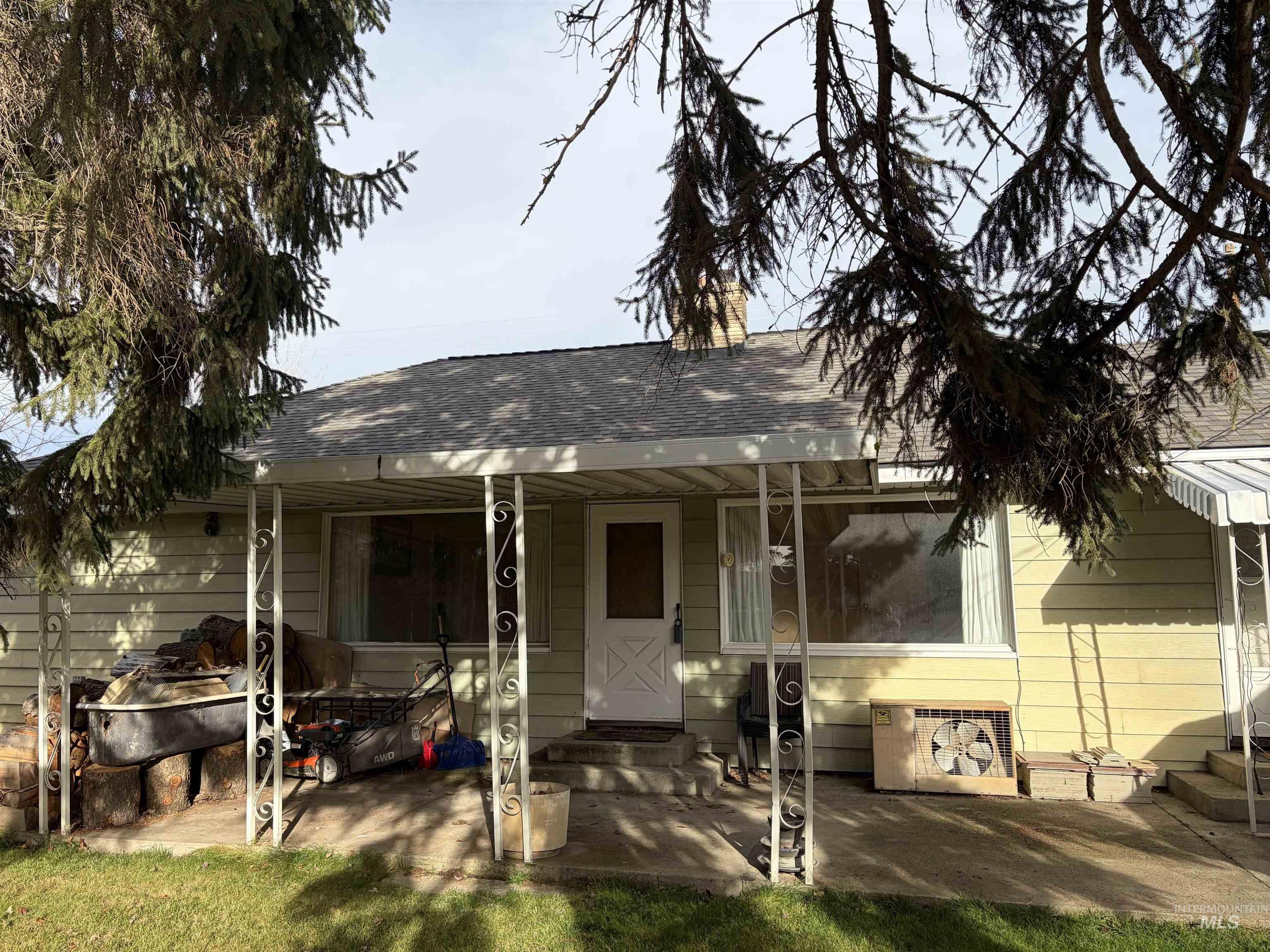 1111 E Main Street, Emmett, Idaho 83617, 3 Bedrooms, 2 Bathrooms, Residential For Sale, Price $425,000,MLS 98964819
