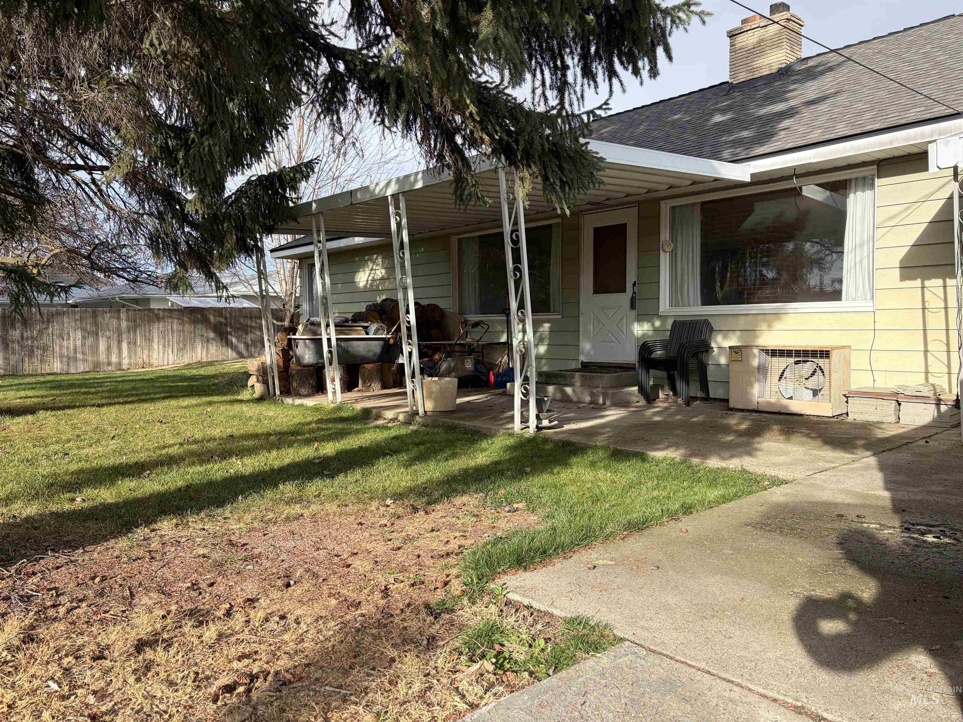 1111 E Main Street, Emmett, Idaho 83617, 3 Bedrooms, 2 Bathrooms, Residential For Sale, Price $425,000,MLS 98964819