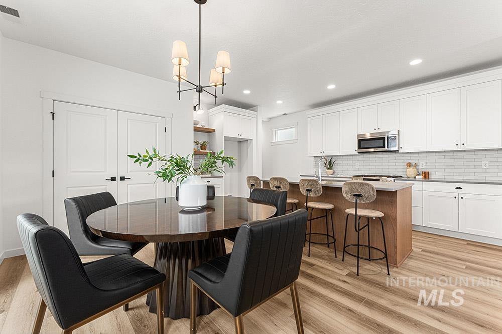 3540 W Anderson St, Boise, Idaho 83703, 4 Bedrooms, 3.5 Bathrooms, Residential For Sale, Price $639,900,MLS 98964821