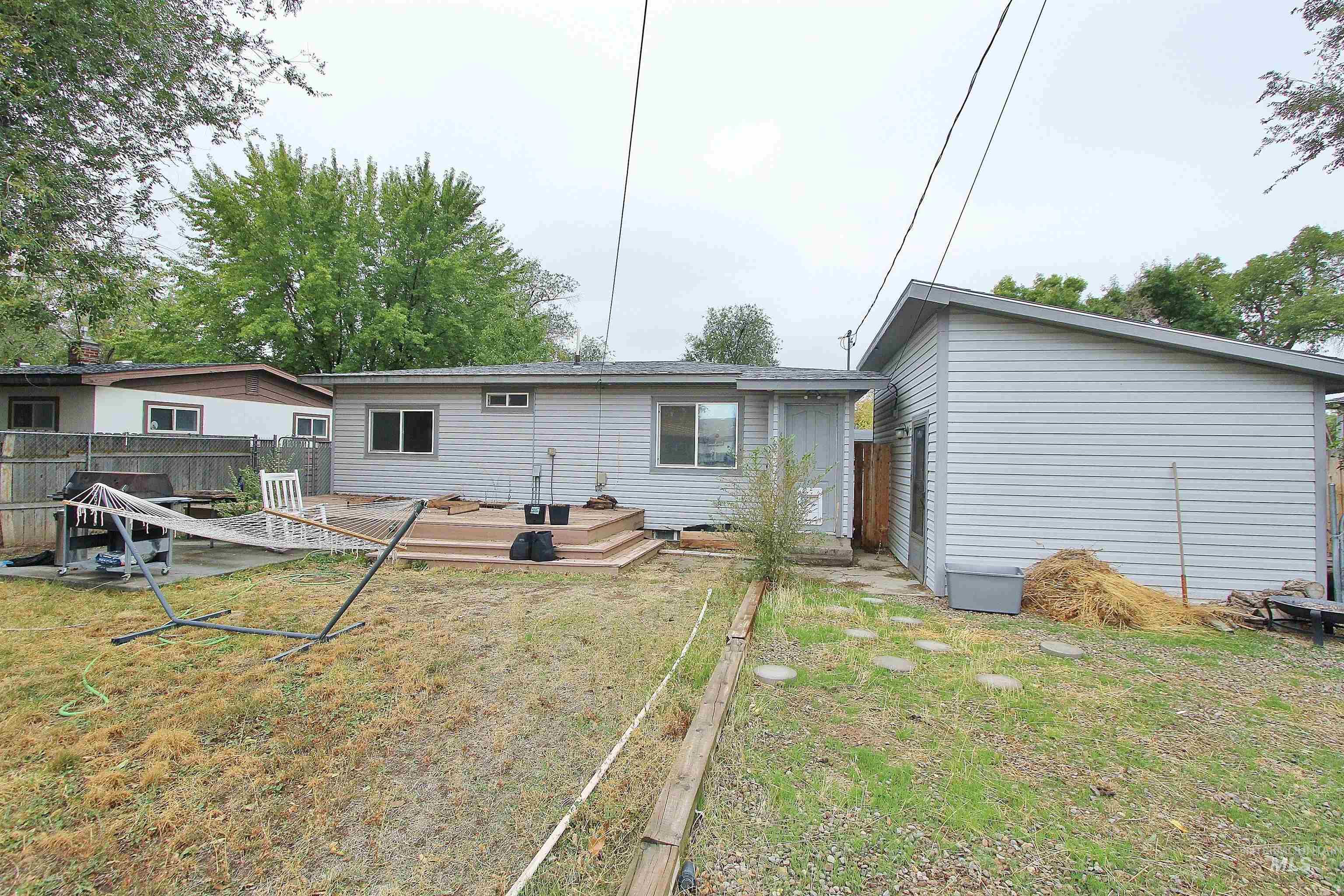 314 Baker Drive, Mountain Home, Idaho 83647, 2 Bedrooms, 1 Bathroom, Residential For Sale, Price $258,900,MLS 98964831