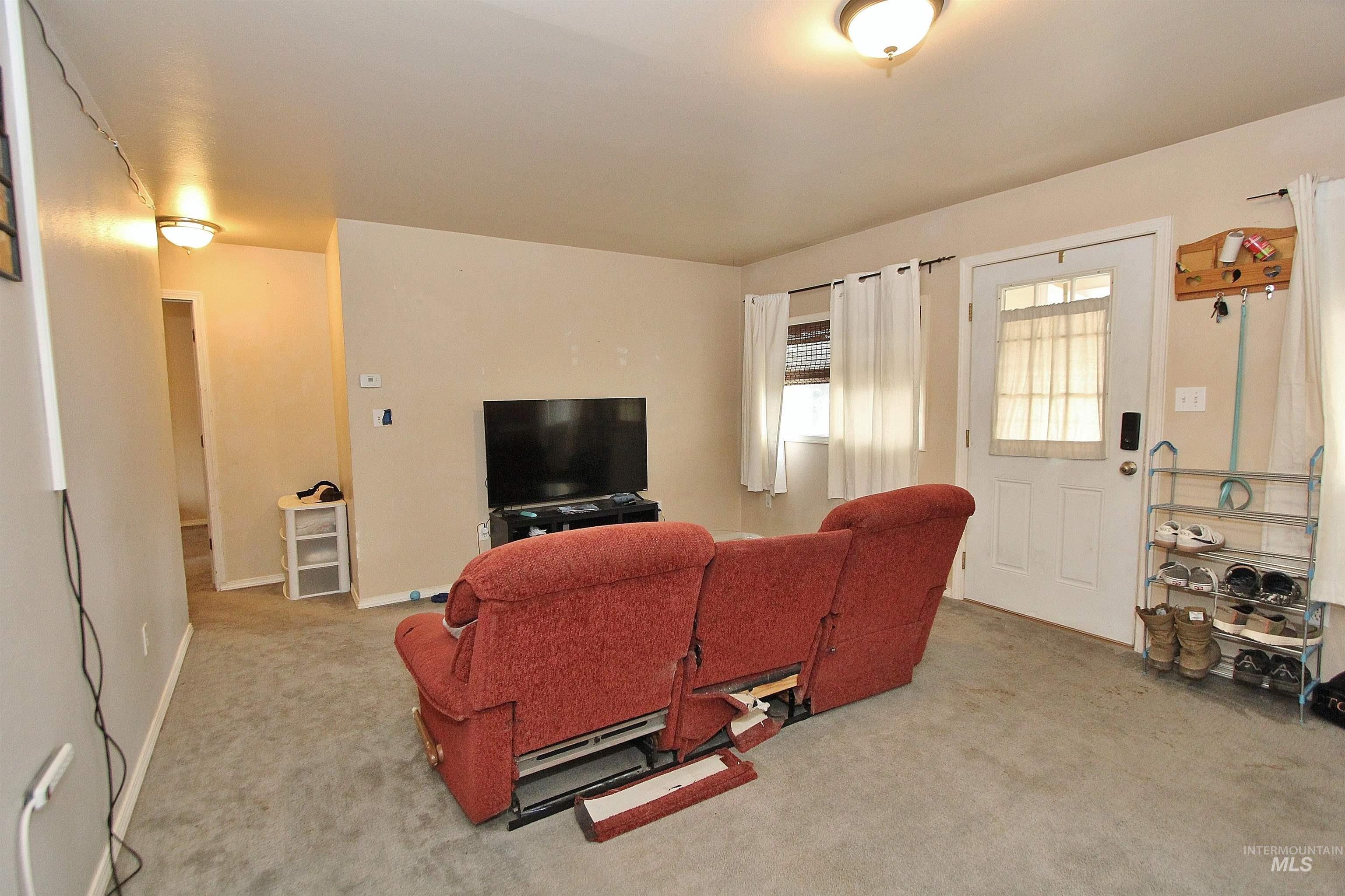 314 Baker Drive, Mountain Home, Idaho 83647, 2 Bedrooms, 1 Bathroom, Residential For Sale, Price $258,900,MLS 98964831