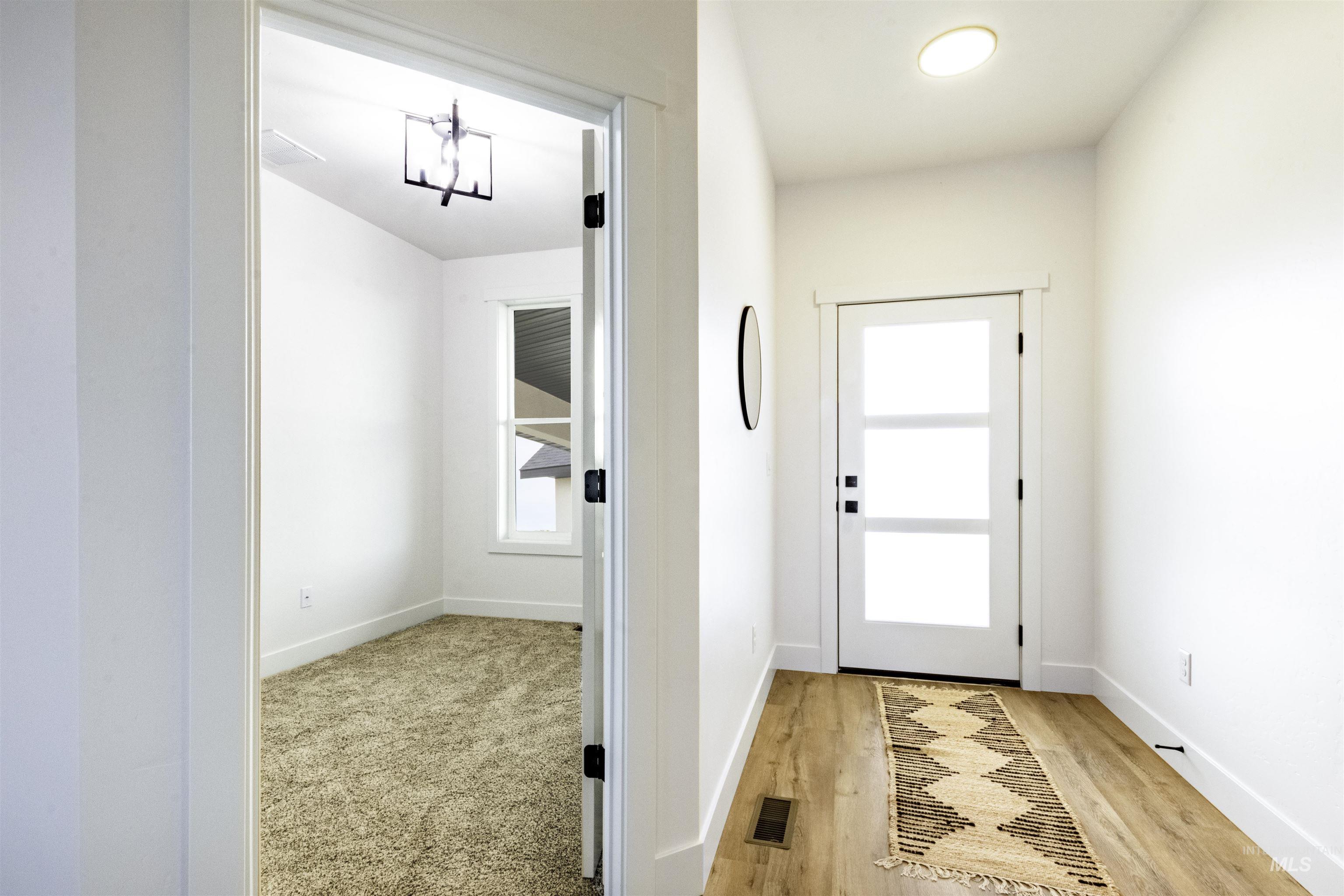 2409 Jackson St N, Jerome, Idaho 83338, 3 Bedrooms, 2 Bathrooms, Residential For Sale, Price $429,000,MLS 98964832