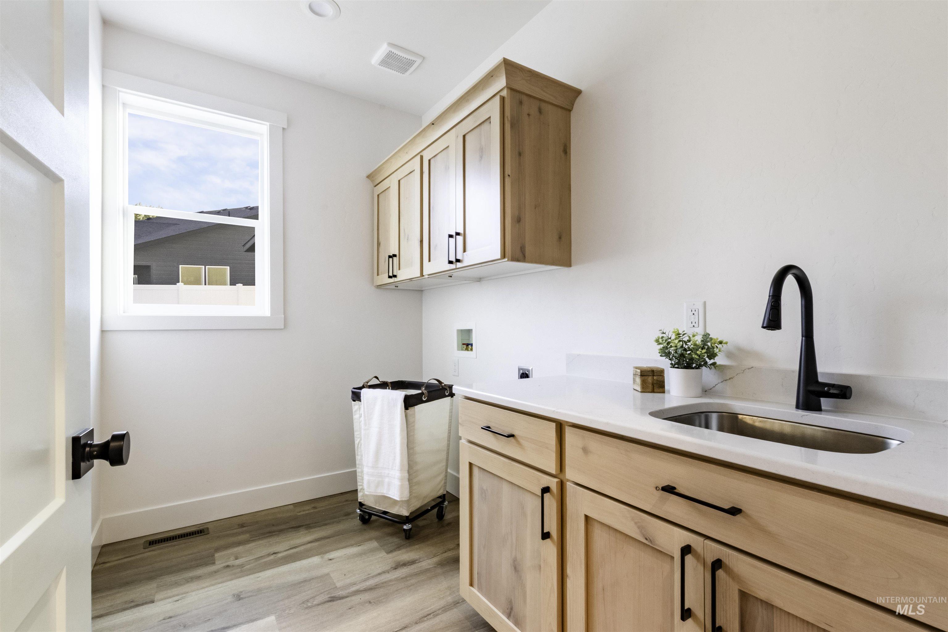 2409 Jackson St N, Jerome, Idaho 83338, 3 Bedrooms, 2 Bathrooms, Residential For Sale, Price $429,000,MLS 98964832