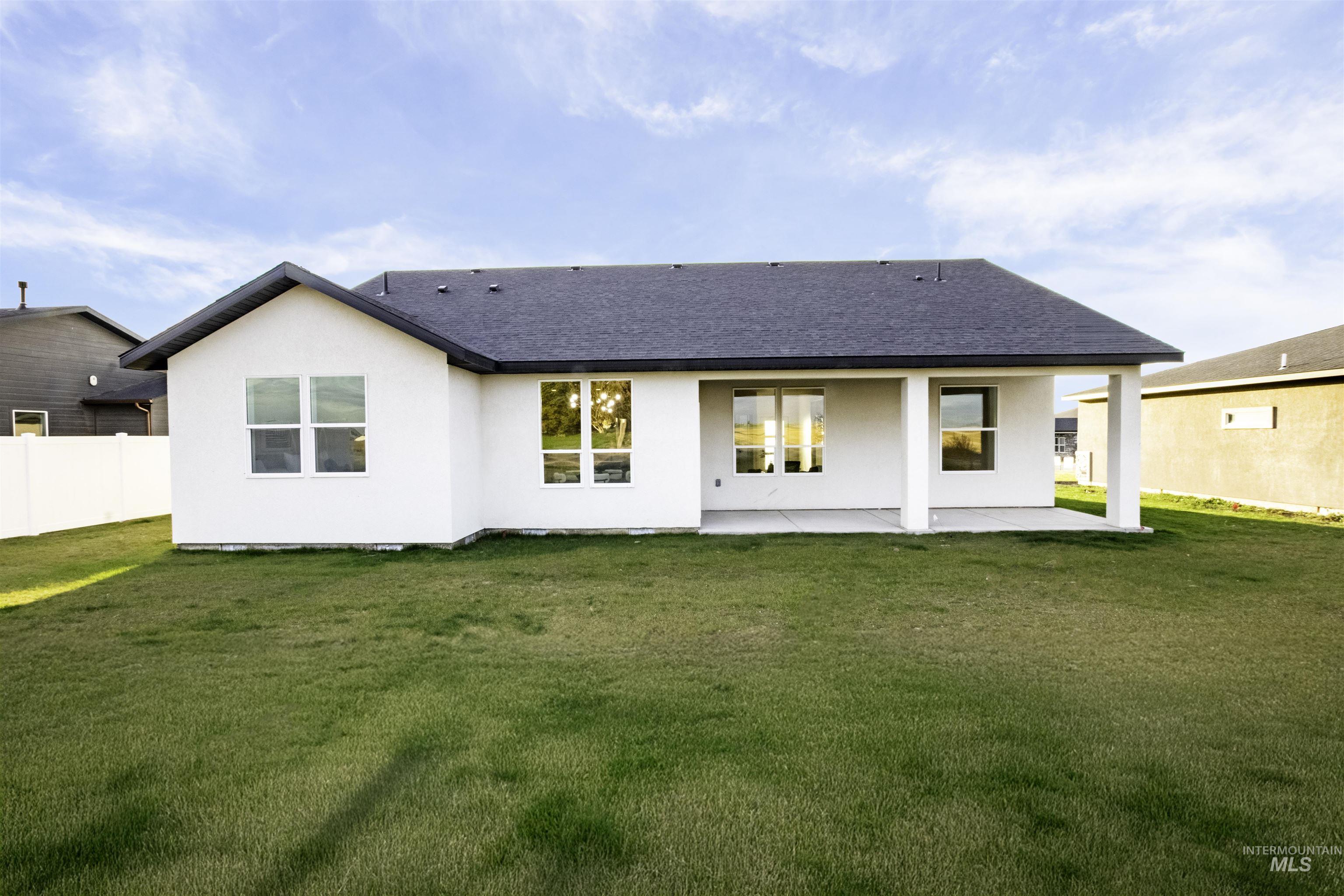 2409 Jackson St N, Jerome, Idaho 83338, 3 Bedrooms, 2 Bathrooms, Residential For Sale, Price $429,000,MLS 98964832