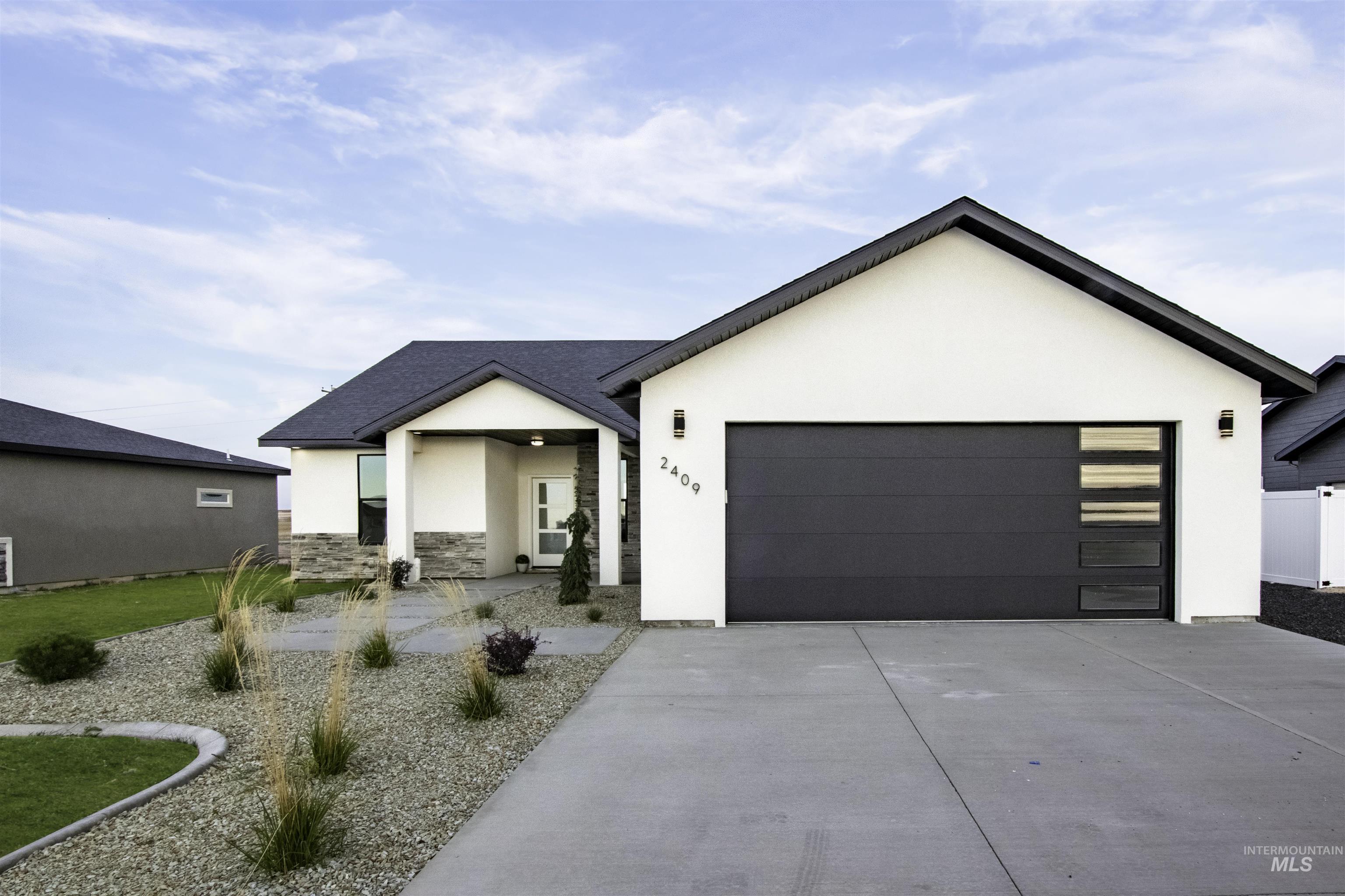 2409 Jackson St N, Jerome, Idaho 83338, 3 Bedrooms, 2 Bathrooms, Residential For Sale, Price $429,000,MLS 98964832