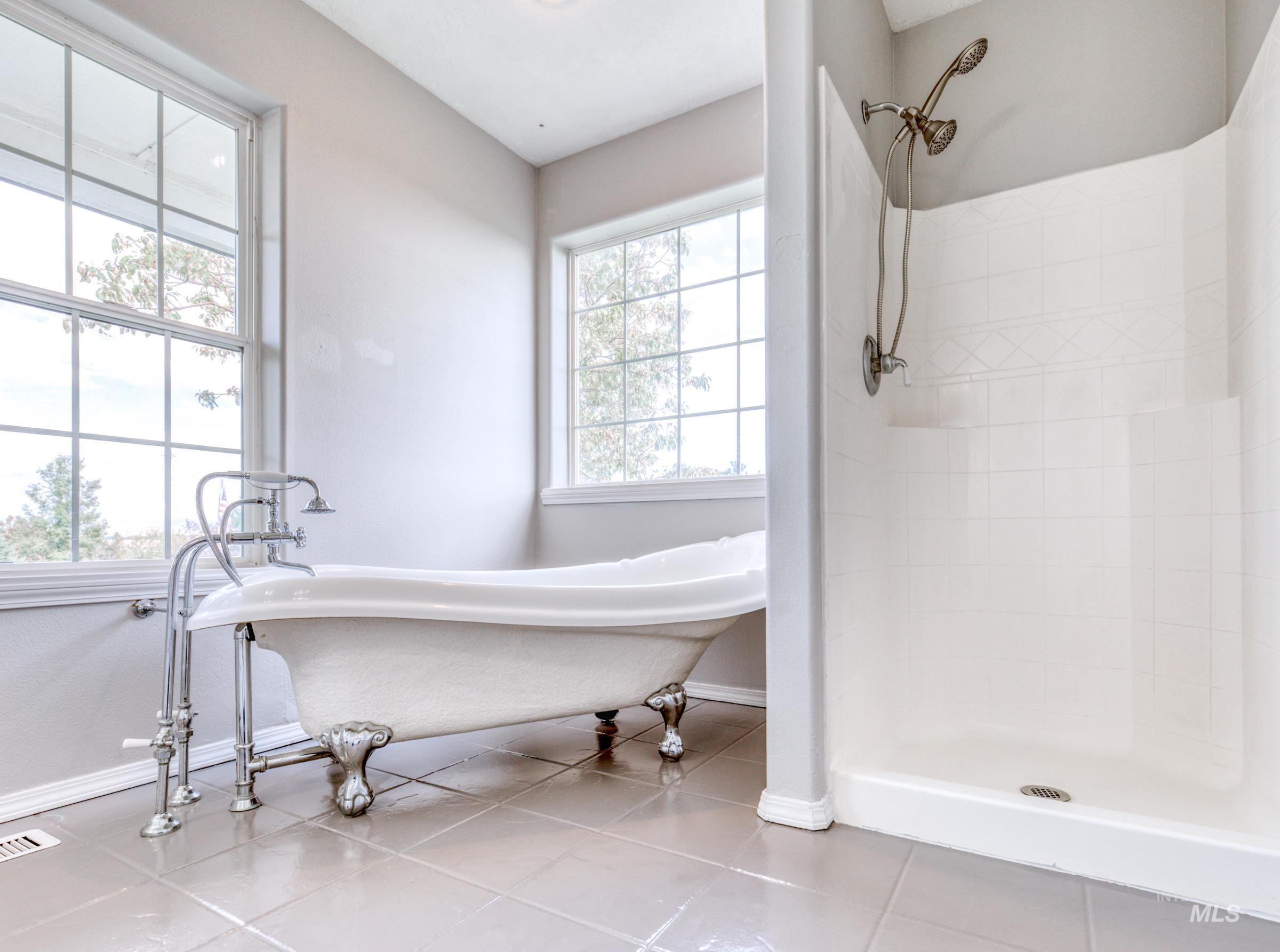 16277 Sand Hollow Rd, Caldwell, Idaho 83607, 6 Bedrooms, 3.5 Bathrooms, Residential For Sale, Price $849,000,MLS 98964843