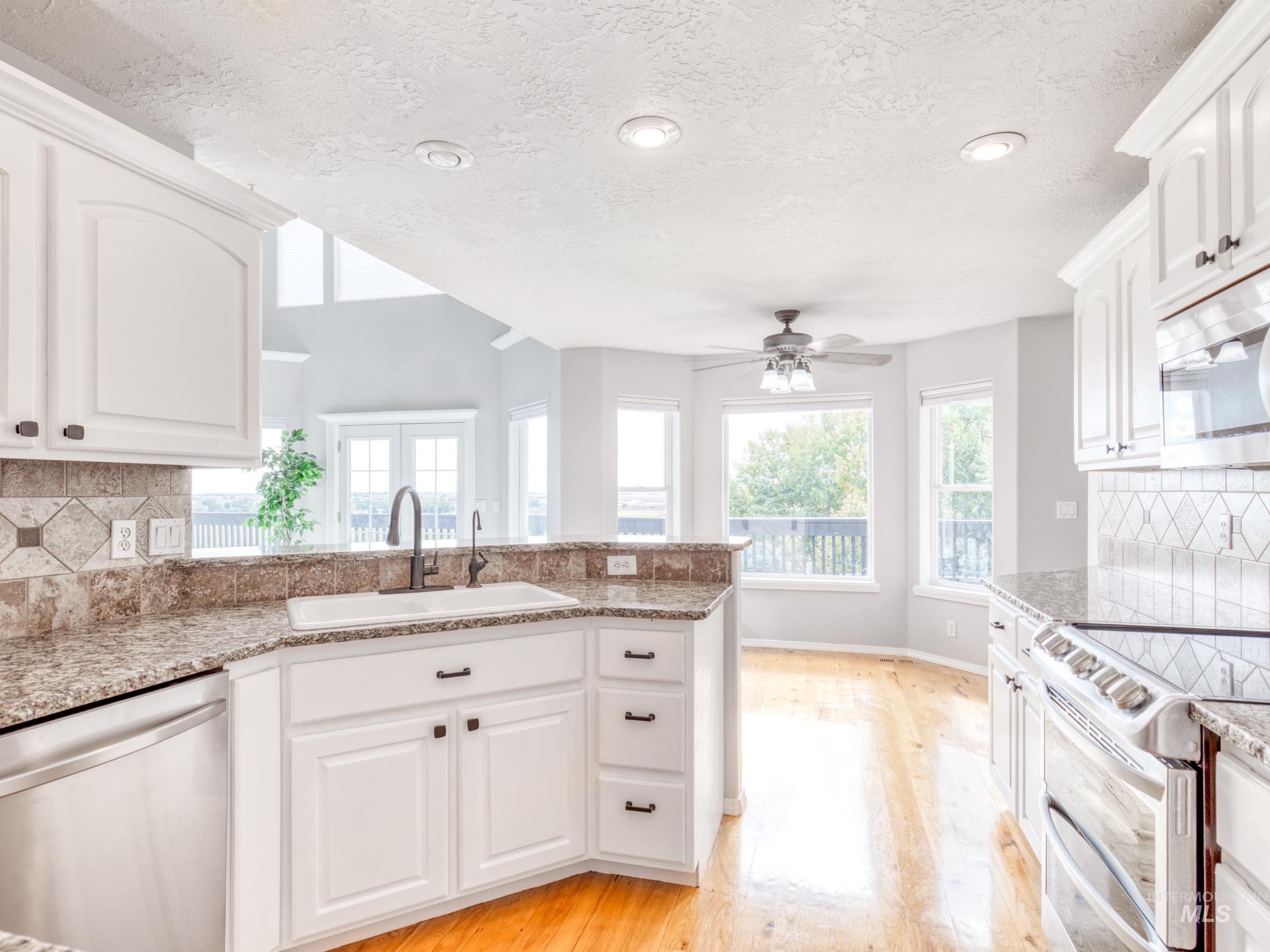 16277 Sand Hollow Rd, Caldwell, Idaho 83607, 6 Bedrooms, 3.5 Bathrooms, Residential For Sale, Price $849,000,MLS 98964843