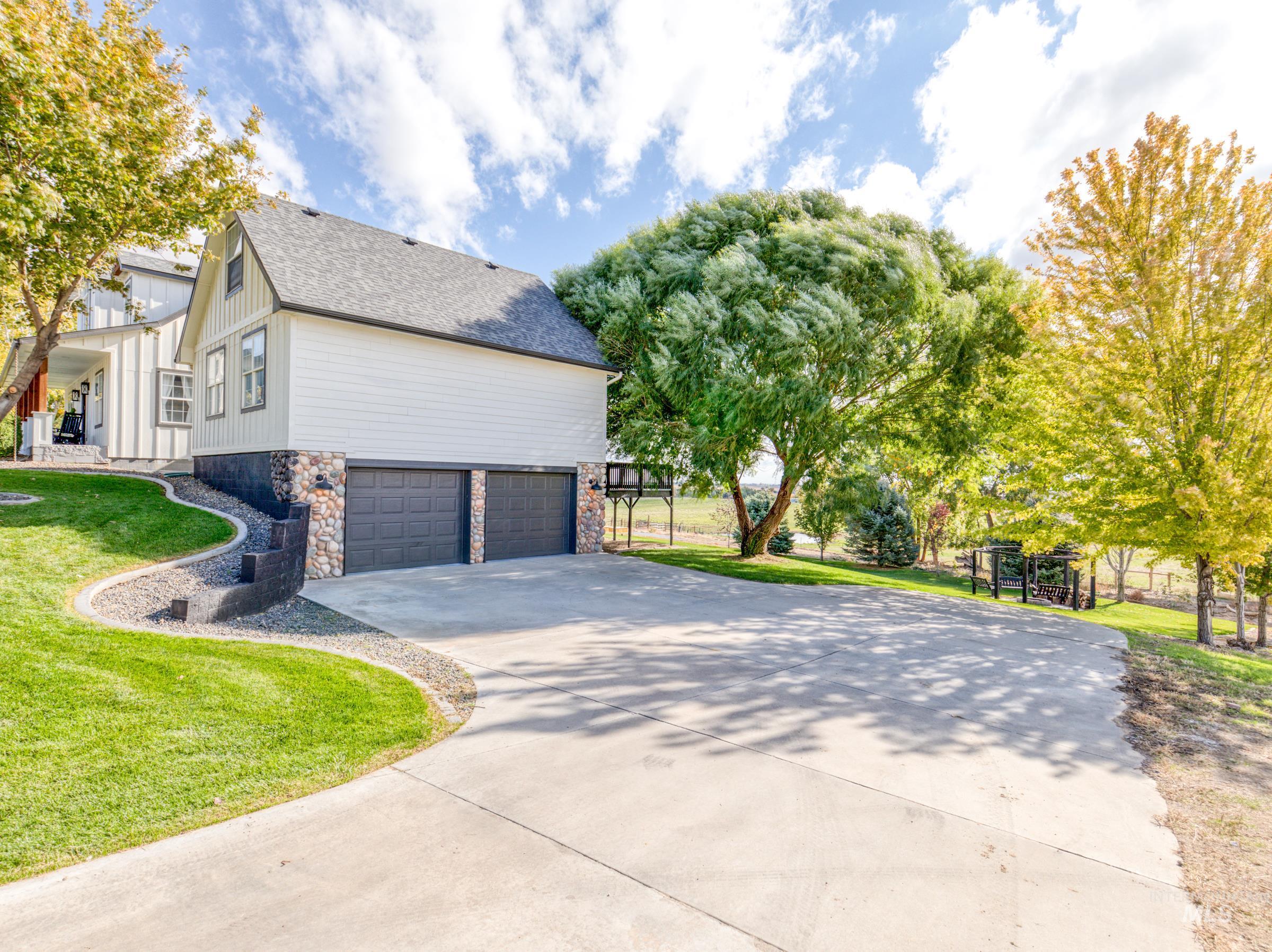 16277 Sand Hollow Rd, Caldwell, Idaho 83607, 6 Bedrooms, 3.5 Bathrooms, Residential For Sale, Price $849,000,MLS 98964843