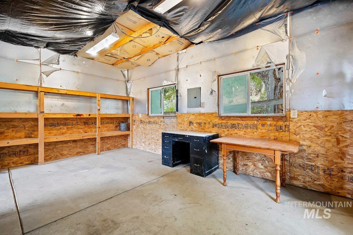 598 N Gray, King Hill, Idaho 83633, 3 Bedrooms, 1.5 Bathrooms, Residential For Sale, Price $380,000,MLS 98964858