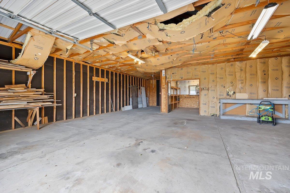 598 N Gray, King Hill, Idaho 83633, 3 Bedrooms, 1.5 Bathrooms, Residential For Sale, Price $380,000,MLS 98964858