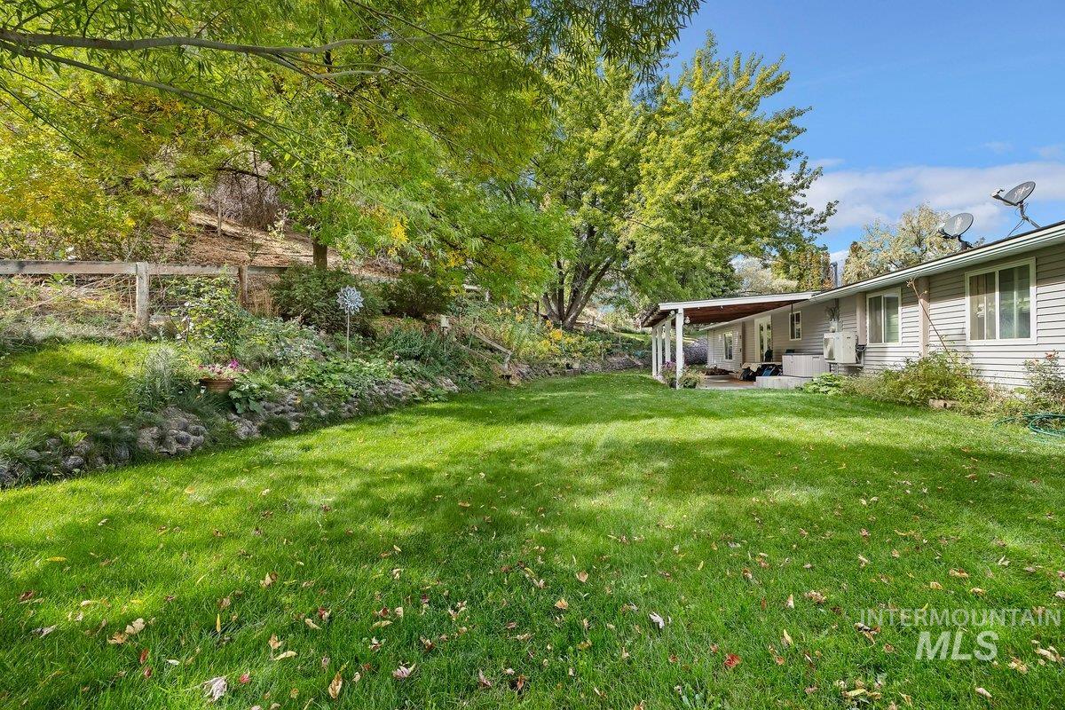 598 N Gray, King Hill, Idaho 83633, 3 Bedrooms, 1.5 Bathrooms, Residential For Sale, Price $380,000,MLS 98964858