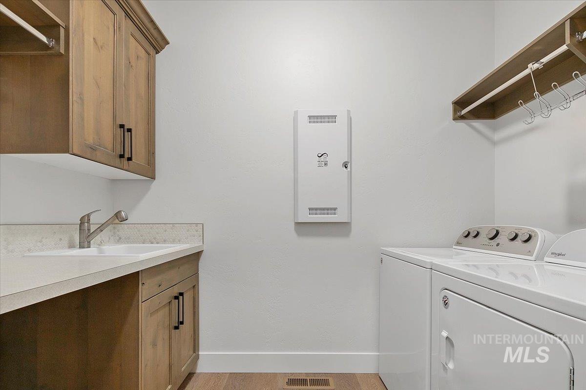 1685 Shoal Point Ave, Middleton, Idaho 83644, 4 Bedrooms, 2.5 Bathrooms, Residential For Sale, Price $649,900,MLS 98964865