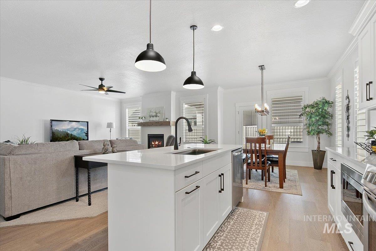 1685 Shoal Point Ave, Middleton, Idaho 83644, 4 Bedrooms, 2.5 Bathrooms, Residential For Sale, Price $649,900,MLS 98964865