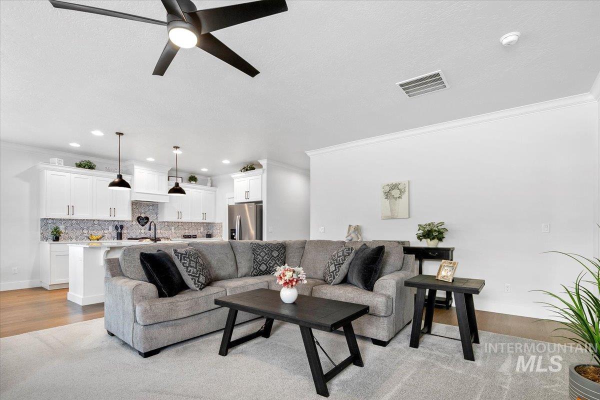 1685 Shoal Point Ave, Middleton, Idaho 83644, 4 Bedrooms, 2.5 Bathrooms, Residential For Sale, Price $649,900,MLS 98964865