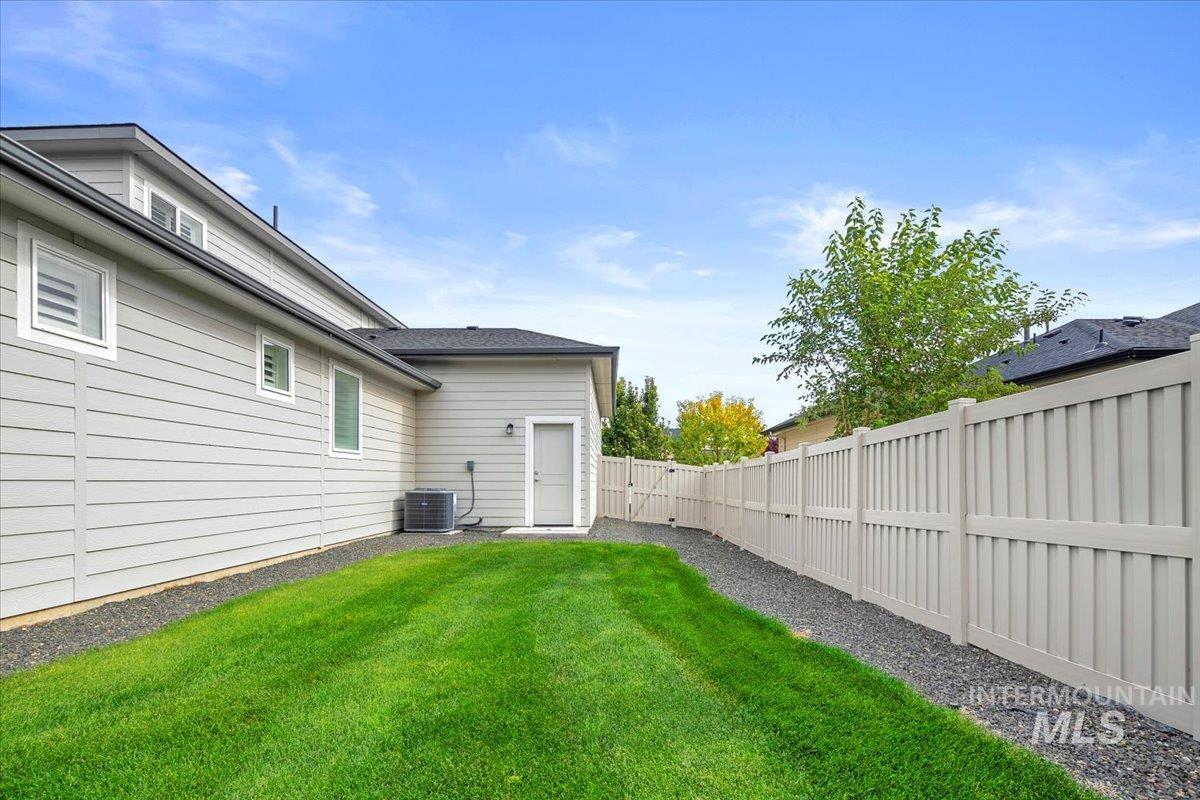 1685 Shoal Point Ave, Middleton, Idaho 83644, 4 Bedrooms, 2.5 Bathrooms, Residential For Sale, Price $649,900,MLS 98964865