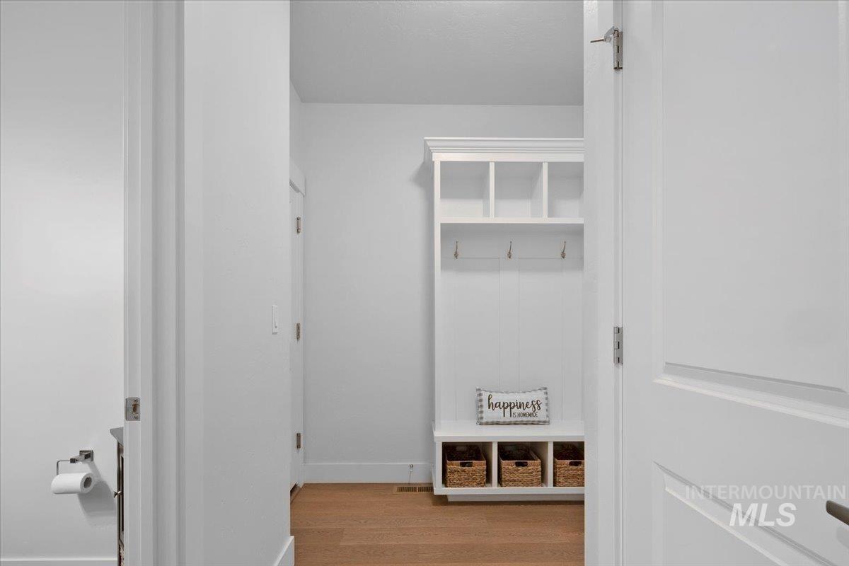 1685 Shoal Point Ave, Middleton, Idaho 83644, 4 Bedrooms, 2.5 Bathrooms, Residential For Sale, Price $649,900,MLS 98964865