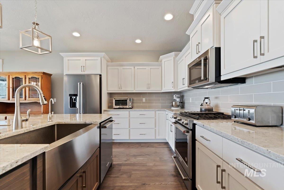 4531 S Lava Springs Loop, Nampa, Idaho 83686, 3 Bedrooms, 2 Bathrooms, Residential For Sale, Price $499,900,MLS 98964870