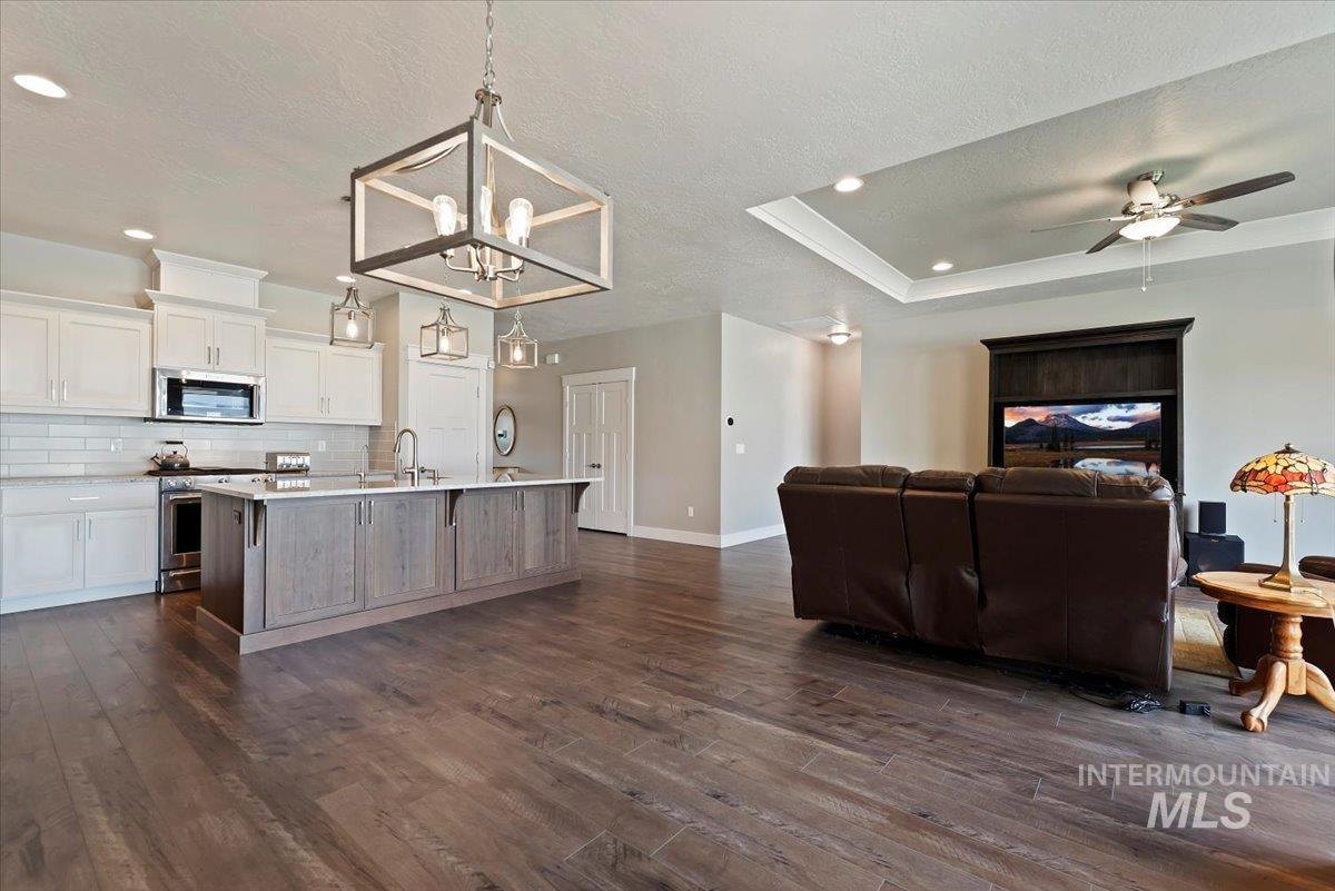 4531 S Lava Springs Loop, Nampa, Idaho 83686, 3 Bedrooms, 2 Bathrooms, Residential For Sale, Price $499,900,MLS 98964870