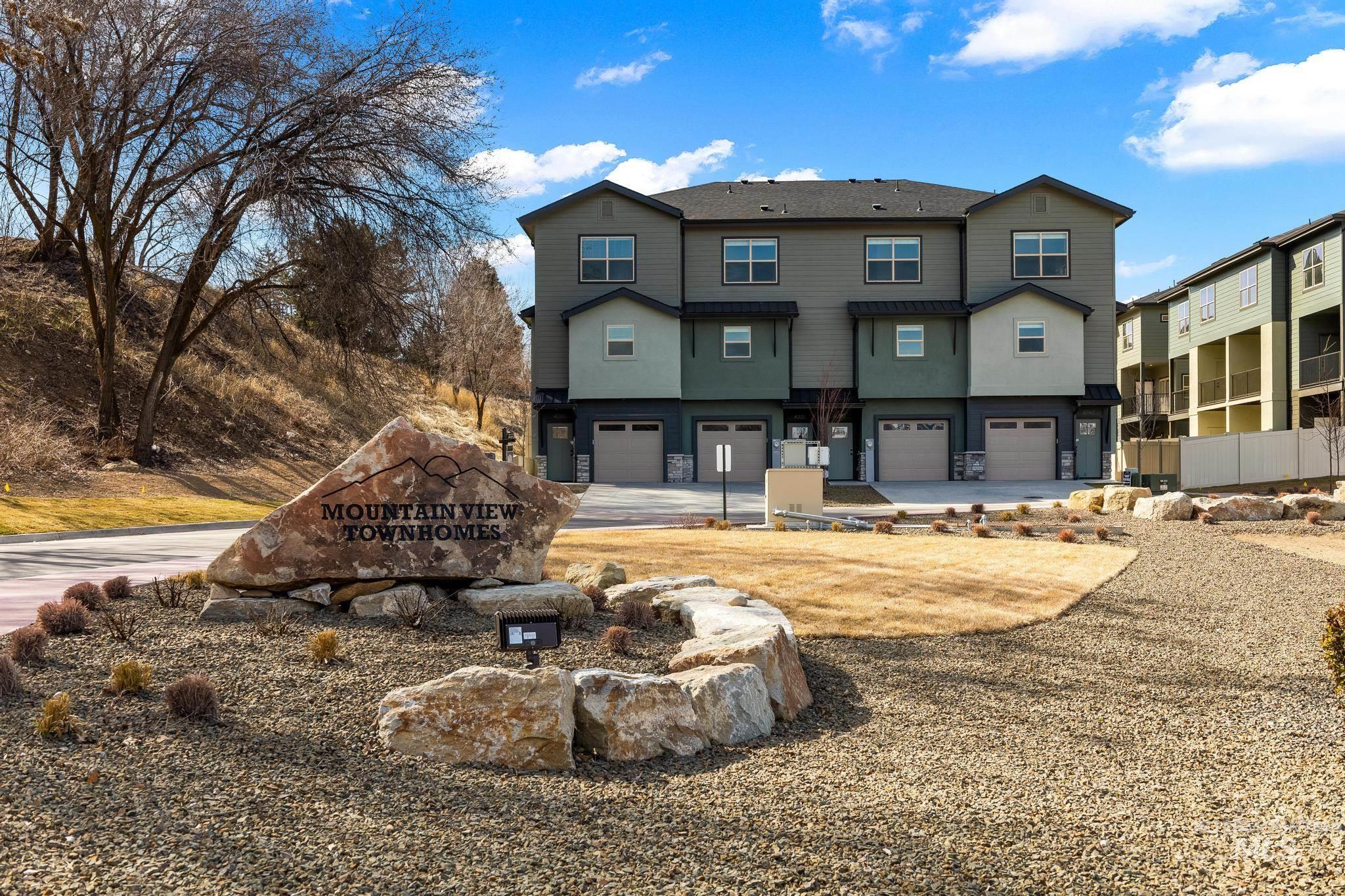 7427 W Swain Lane, Garden City, Idaho 83714, 2 Bedrooms, 2 Bathrooms, Residential For Sale, Price $399,900,MLS 98964875