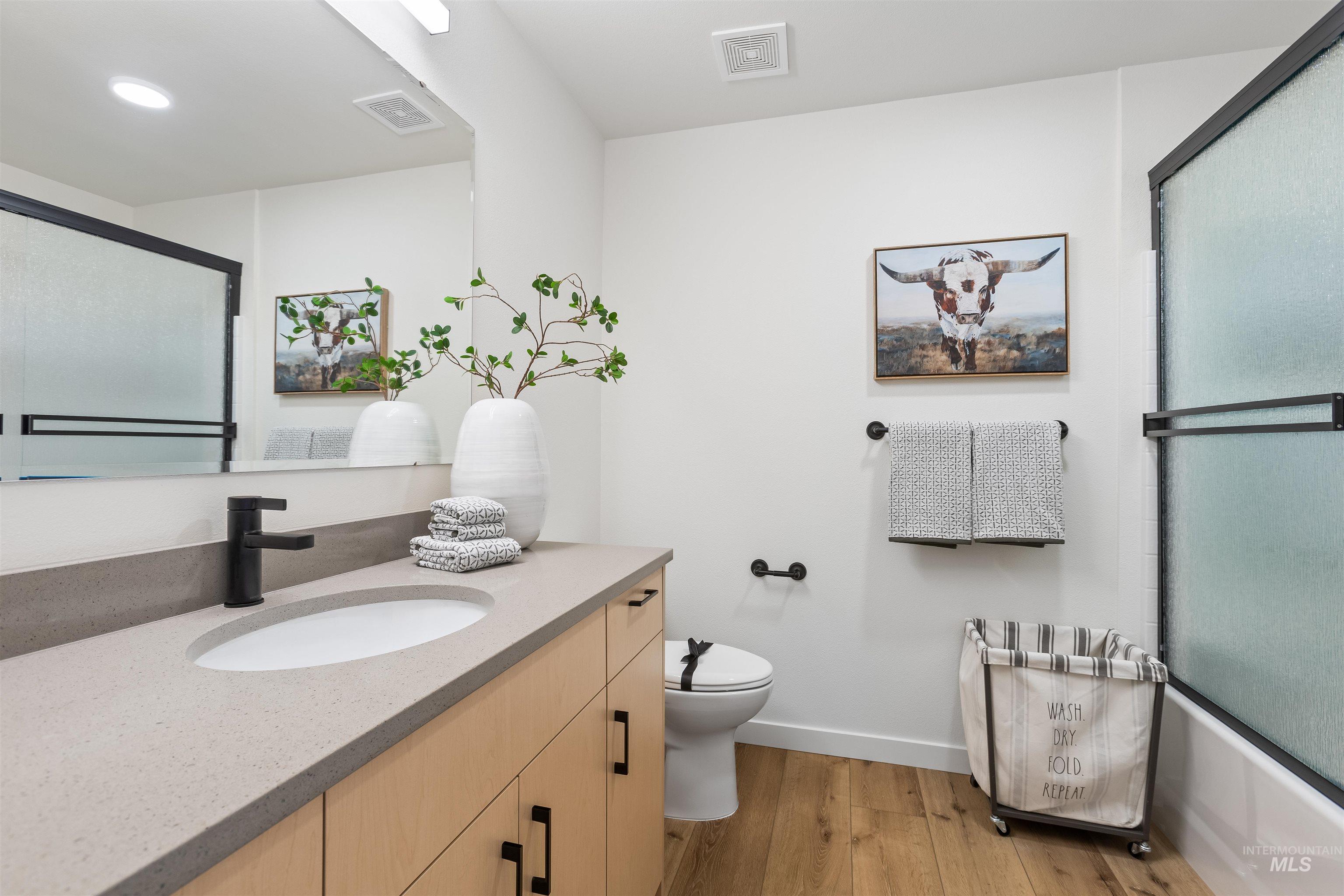 7427 W Swain Lane, Garden City, Idaho 83714, 2 Bedrooms, 2 Bathrooms, Residential For Sale, Price $399,900,MLS 98964875