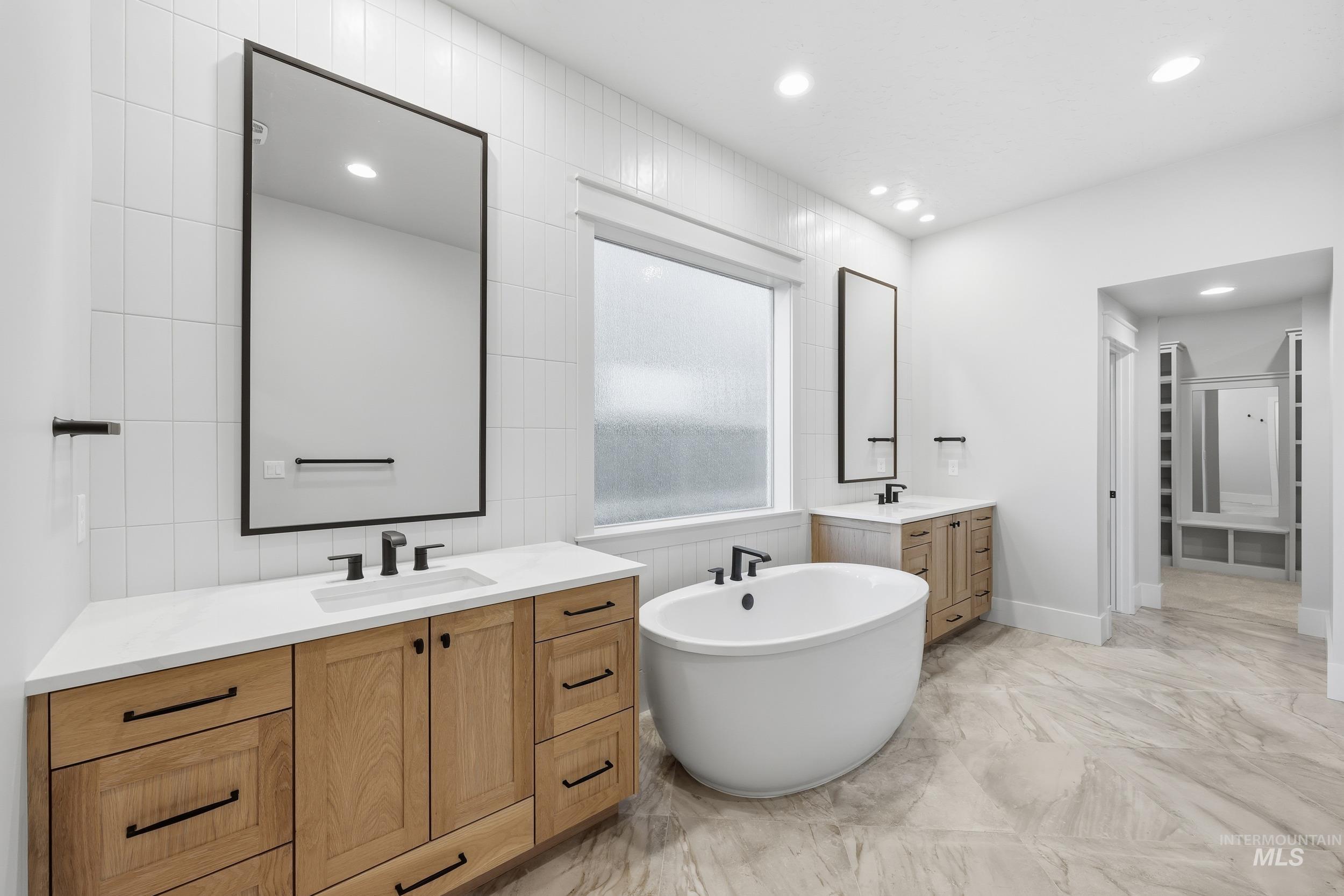 6844 S Messner Way, Meridian, Idaho 83642, 4 Bedrooms, 3.5 Bathrooms, Residential For Sale, Price $999,777,MLS 98964882