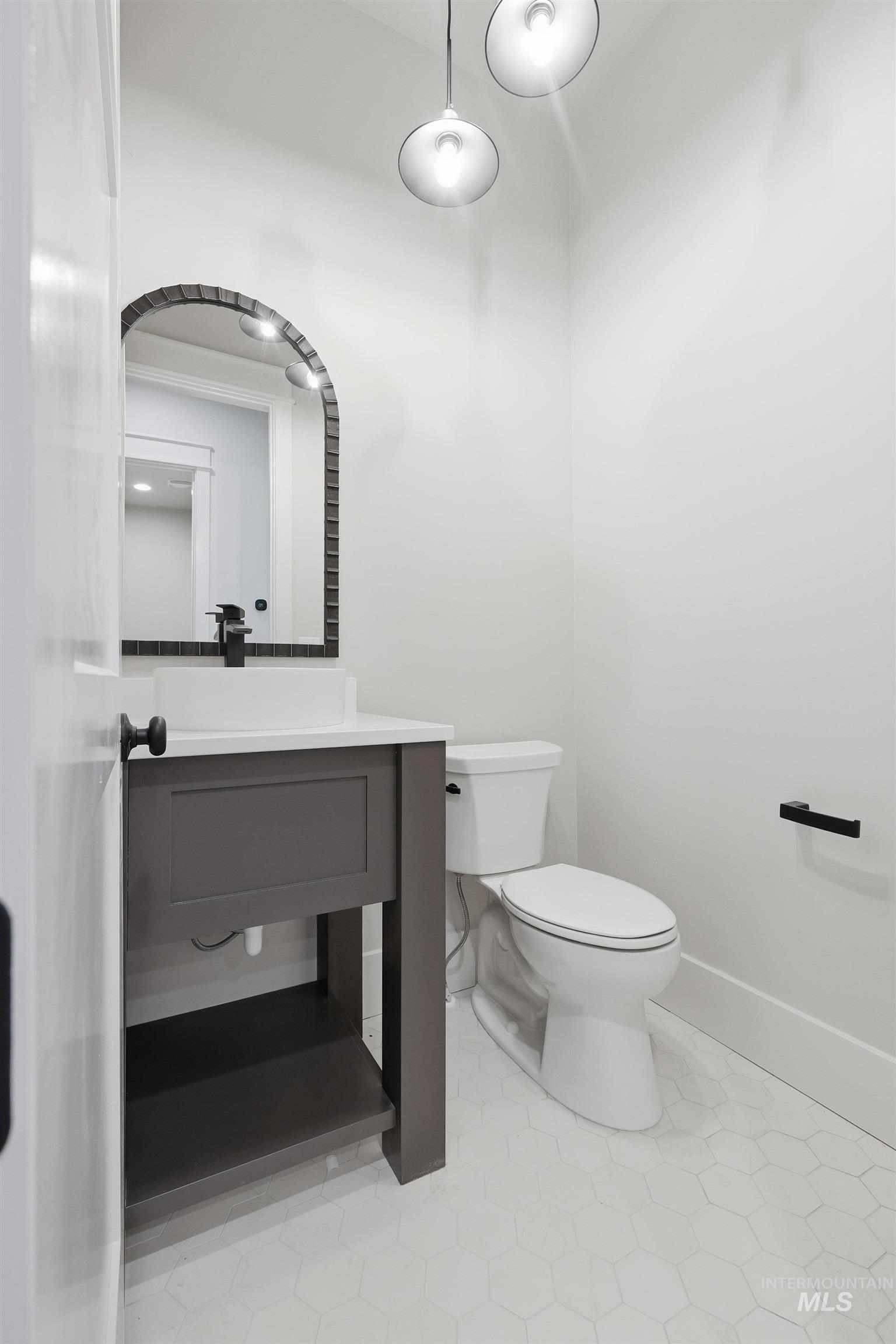 6844 S Messner Way, Meridian, Idaho 83642, 4 Bedrooms, 3.5 Bathrooms, Residential For Sale, Price $999,777,MLS 98964882