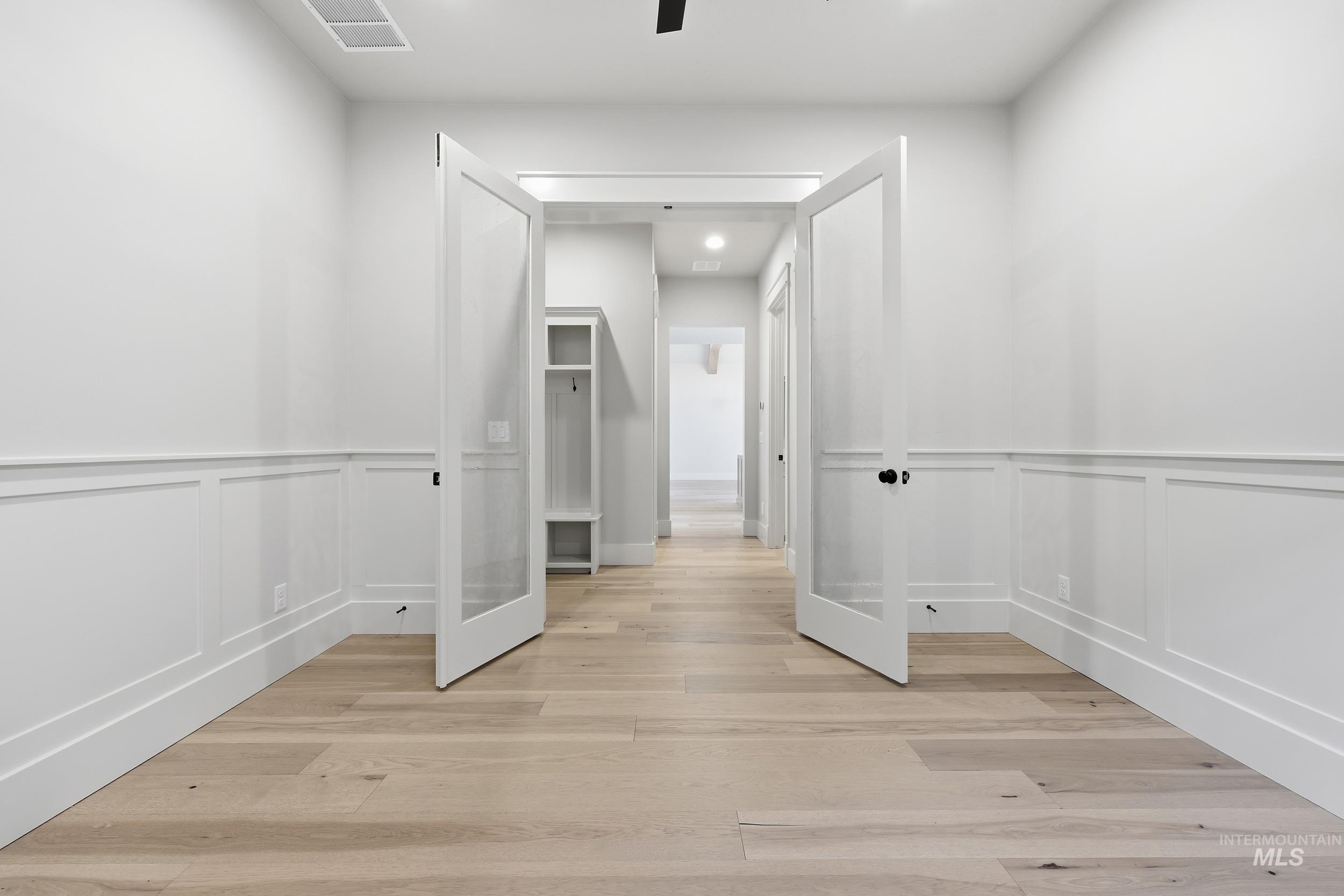 6844 S Messner Way, Meridian, Idaho 83642, 4 Bedrooms, 3.5 Bathrooms, Residential For Sale, Price $999,777,MLS 98964882