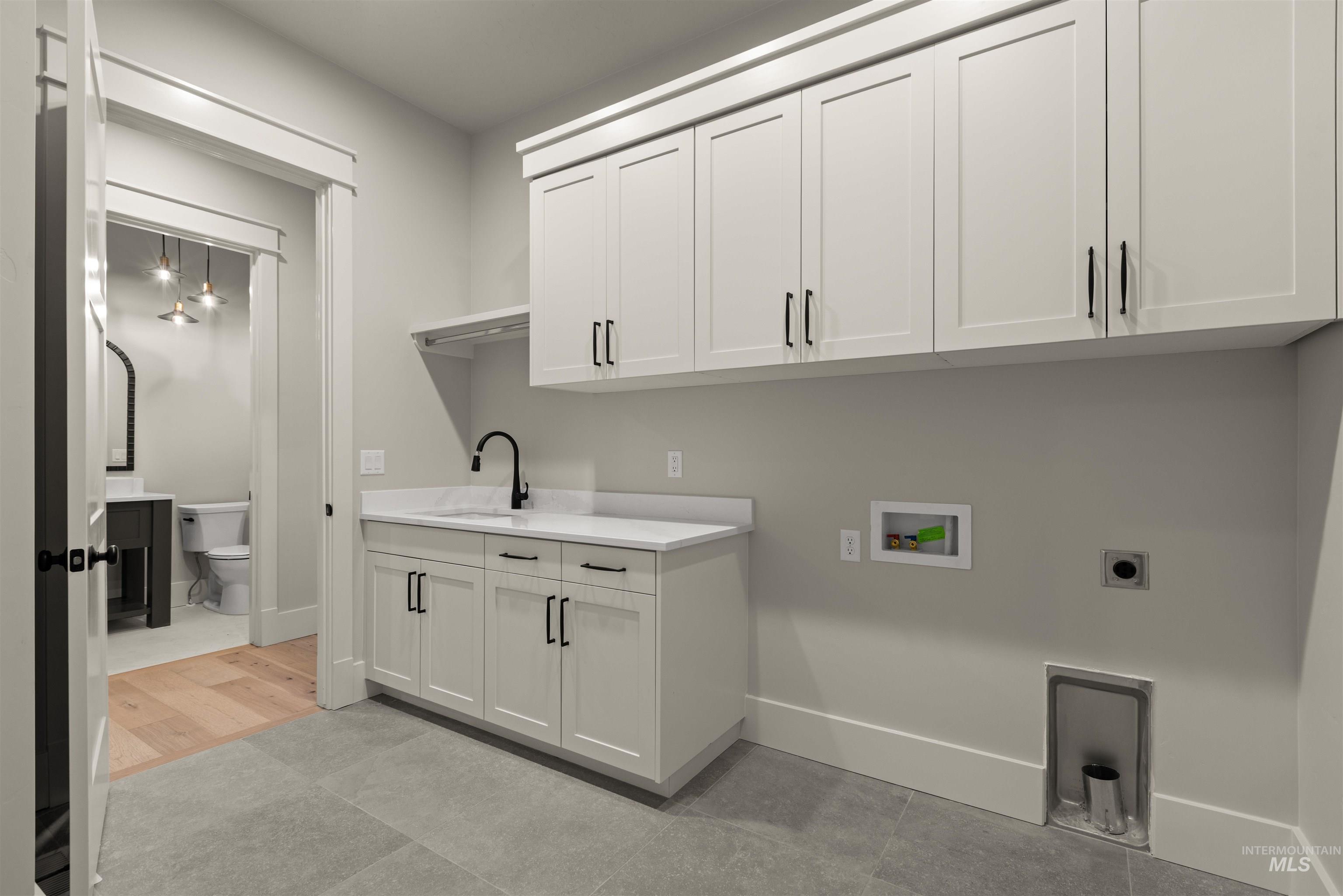 6844 S Messner Way, Meridian, Idaho 83642, 4 Bedrooms, 3.5 Bathrooms, Residential For Sale, Price $999,777,MLS 98964882