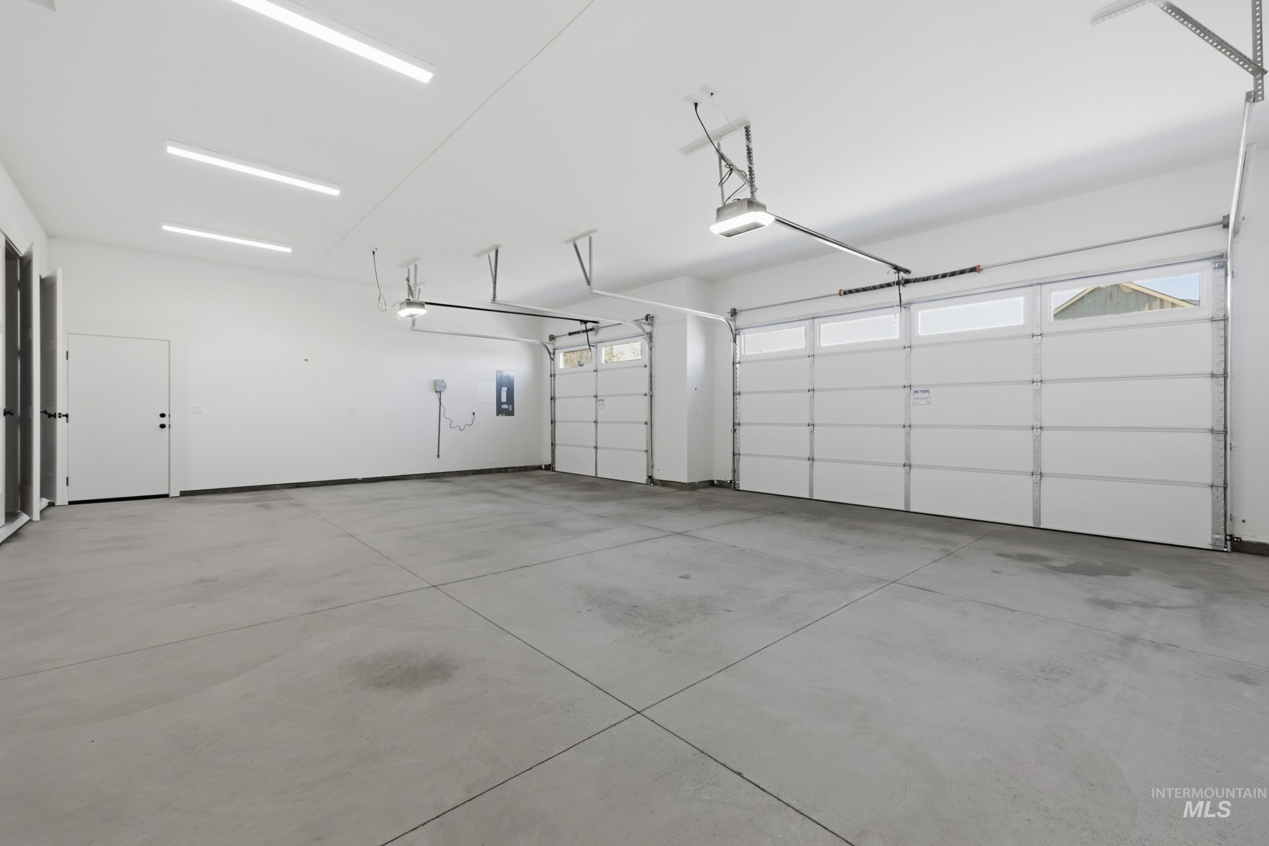 6844 S Messner Way, Meridian, Idaho 83642, 4 Bedrooms, 3.5 Bathrooms, Residential For Sale, Price $999,777,MLS 98964882