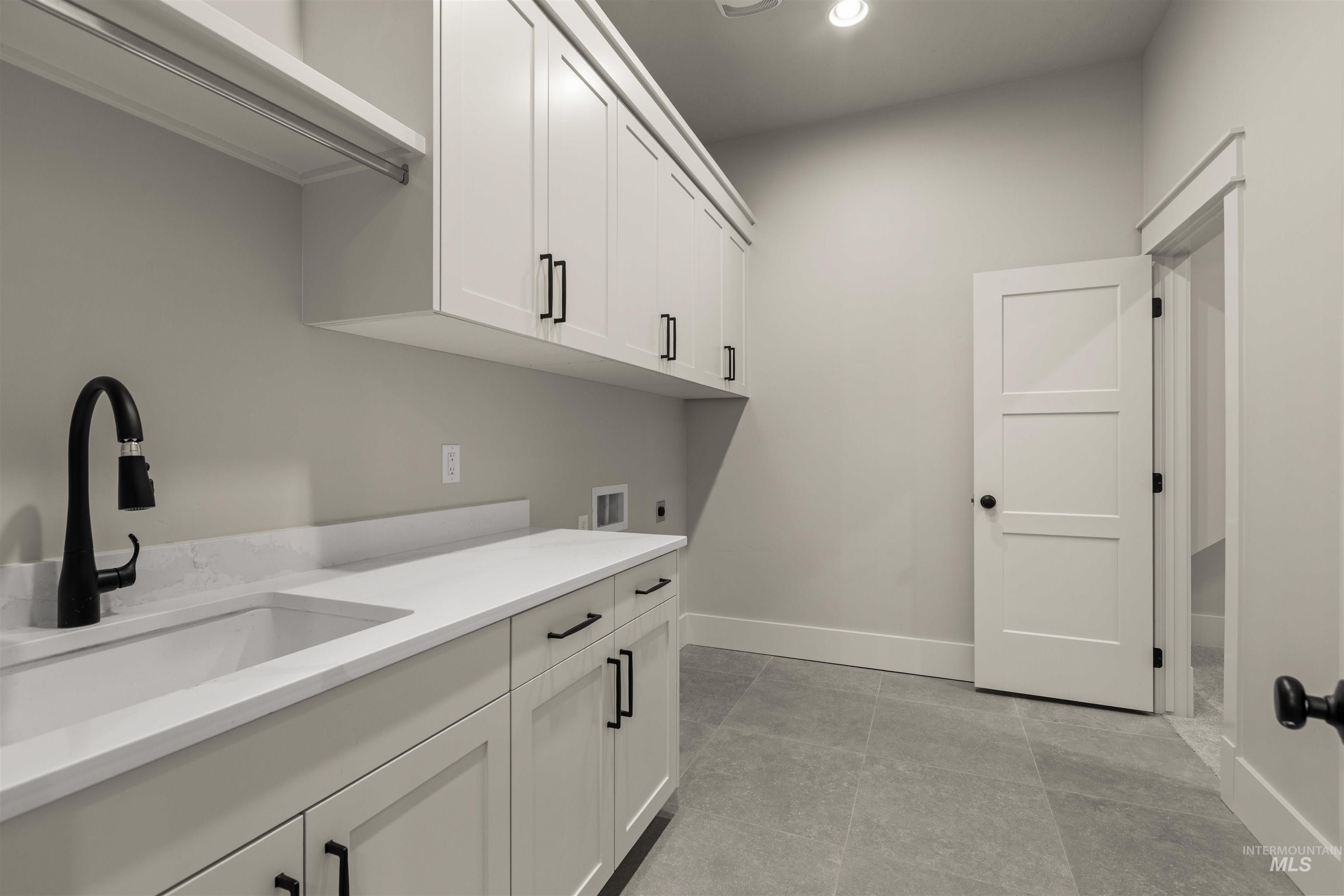 6844 S Messner Way, Meridian, Idaho 83642, 4 Bedrooms, 3.5 Bathrooms, Residential For Sale, Price $999,777,MLS 98964882