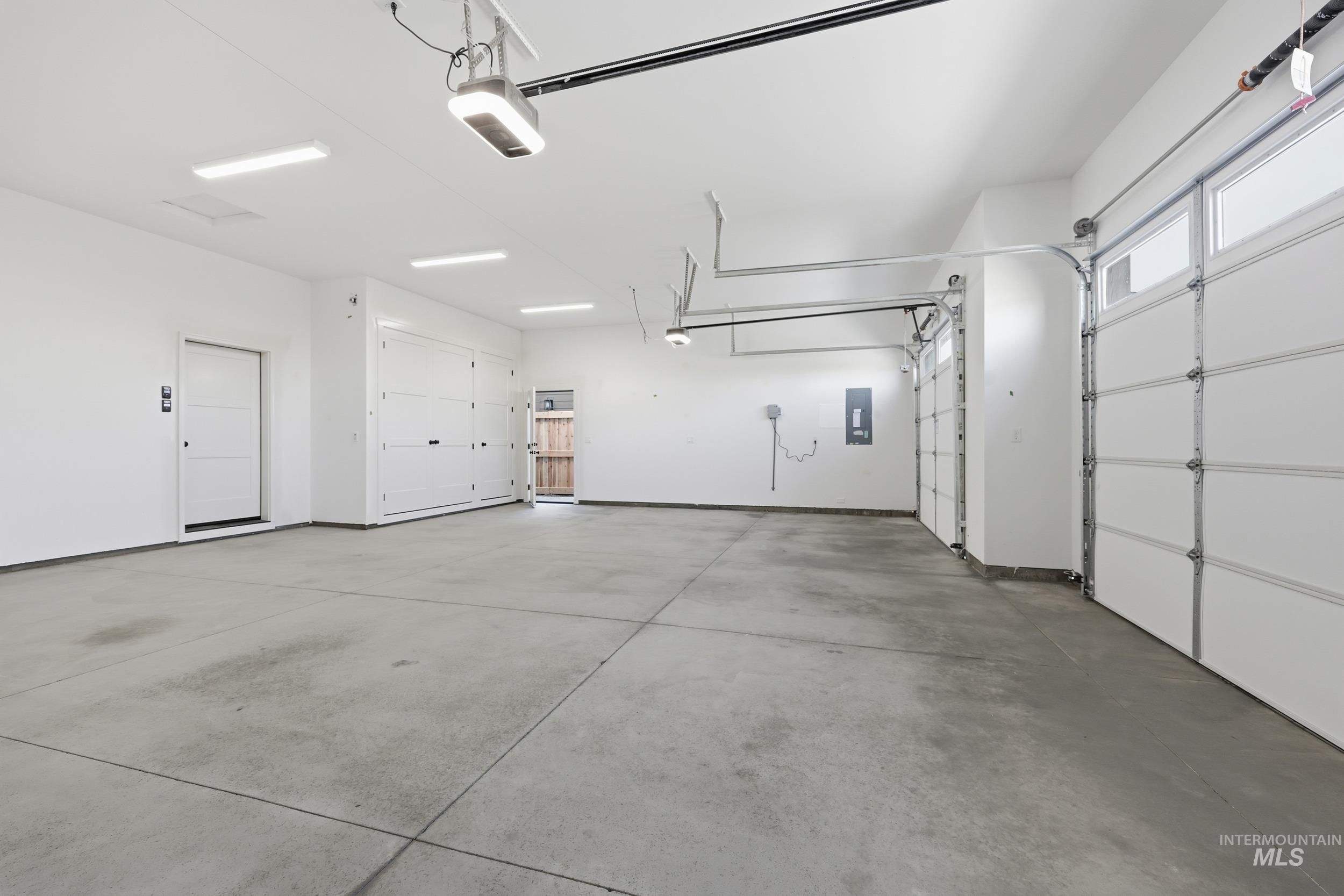 6844 S Messner Way, Meridian, Idaho 83642, 4 Bedrooms, 3.5 Bathrooms, Residential For Sale, Price $999,777,MLS 98964882