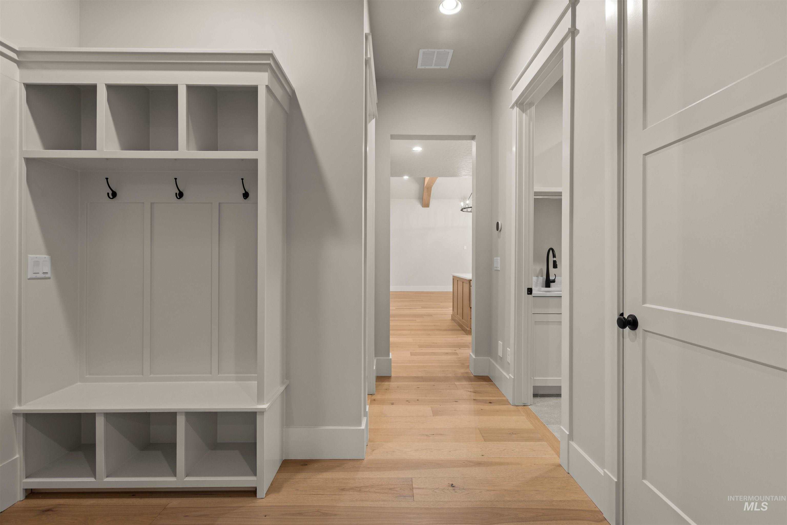 6844 S Messner Way, Meridian, Idaho 83642, 4 Bedrooms, 3.5 Bathrooms, Residential For Sale, Price $999,777,MLS 98964882