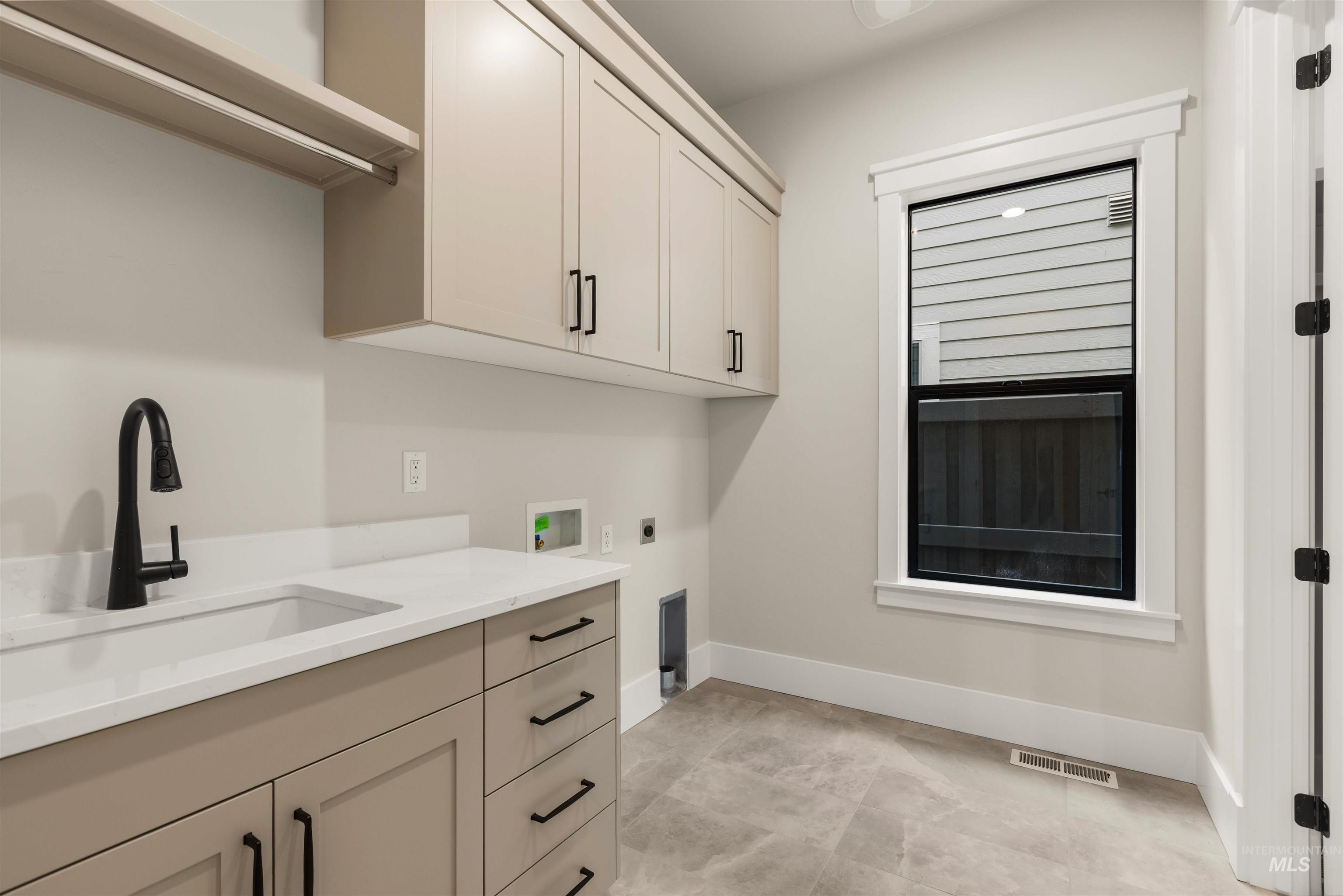 1048 E Escalation St, Meridian, Idaho 83642, 3 Bedrooms, 2.5 Bathrooms, Residential For Sale, Price $679,777,MLS 98964883