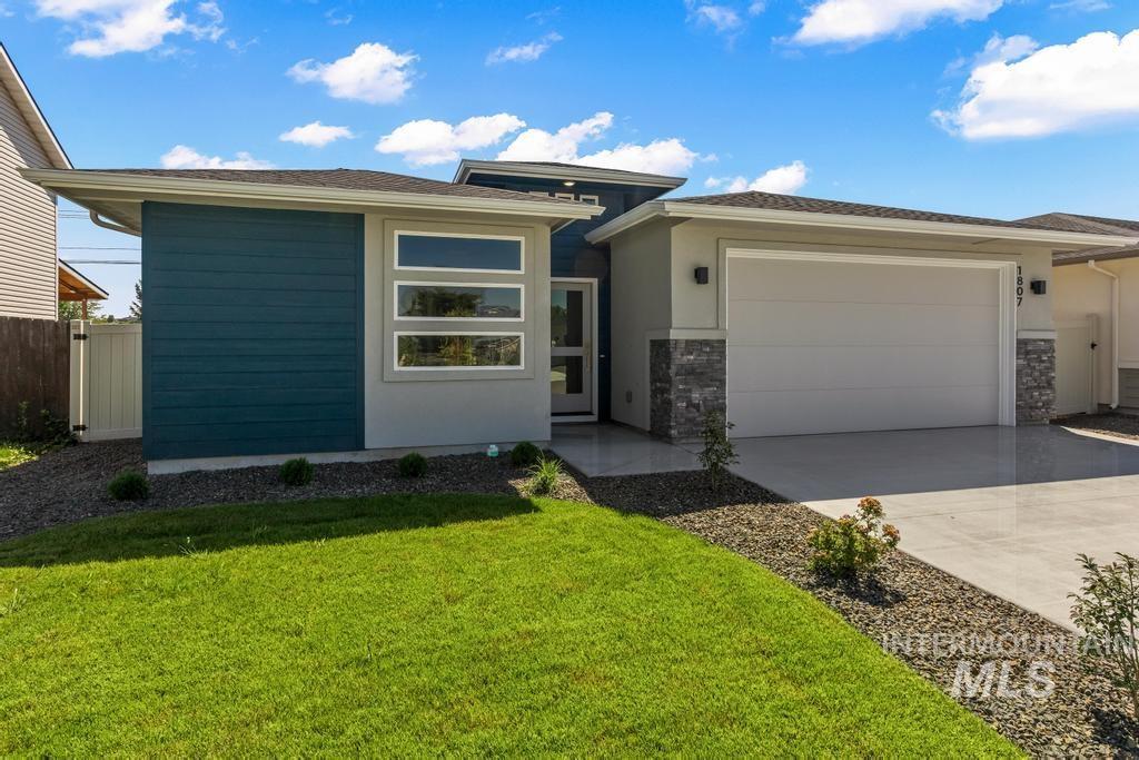 1807 E Grayson, Meridian, Idaho 83642, 3 Bedrooms, 2 Bathrooms, Residential For Sale, Price $514,900, 98964890