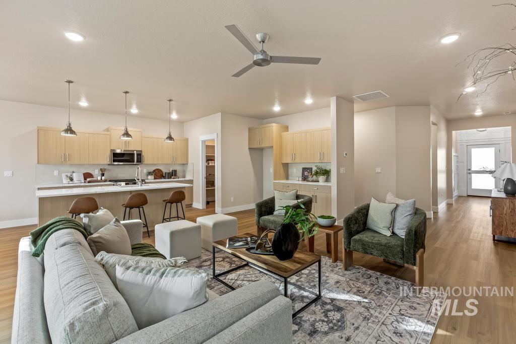 1807 E Grayson, Meridian, Idaho 83642, 3 Bedrooms, 2 Bathrooms, Residential For Sale, Price $514,900, 98964890