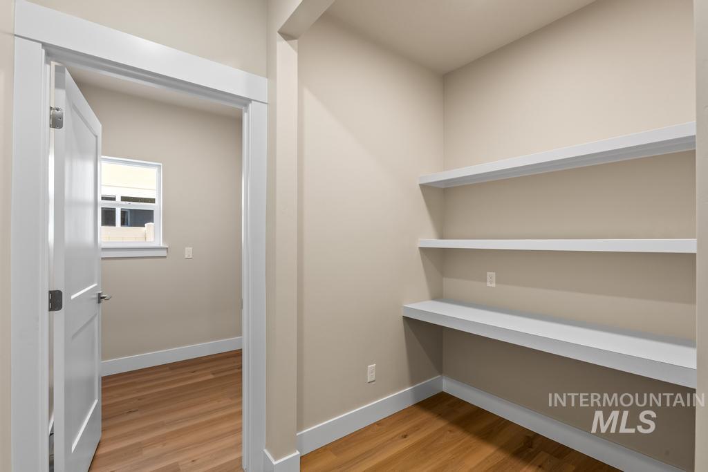 1807 E Grayson, Meridian, Idaho 83642, 3 Bedrooms, 2 Bathrooms, Residential For Sale, Price $509,900,MLS 98964890