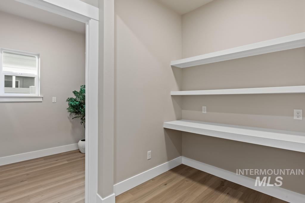 1807 E Grayson, Meridian, Idaho 83642, 3 Bedrooms, 2 Bathrooms, Residential For Sale, Price $514,900, 98964890