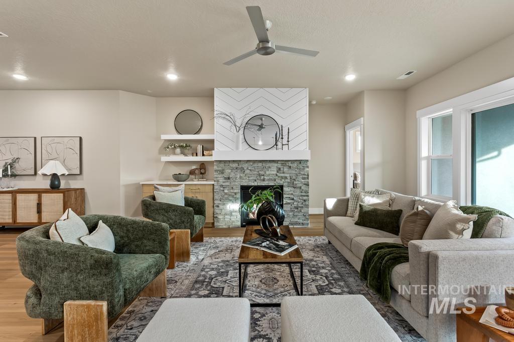 1807 E Grayson, Meridian, Idaho 83642, 3 Bedrooms, 2 Bathrooms, Residential For Sale, Price $514,900, 98964890