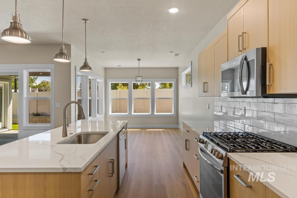 1807 E Grayson, Meridian, Idaho 83642, 3 Bedrooms, 2 Bathrooms, Residential For Sale, Price $509,900,MLS 98964890