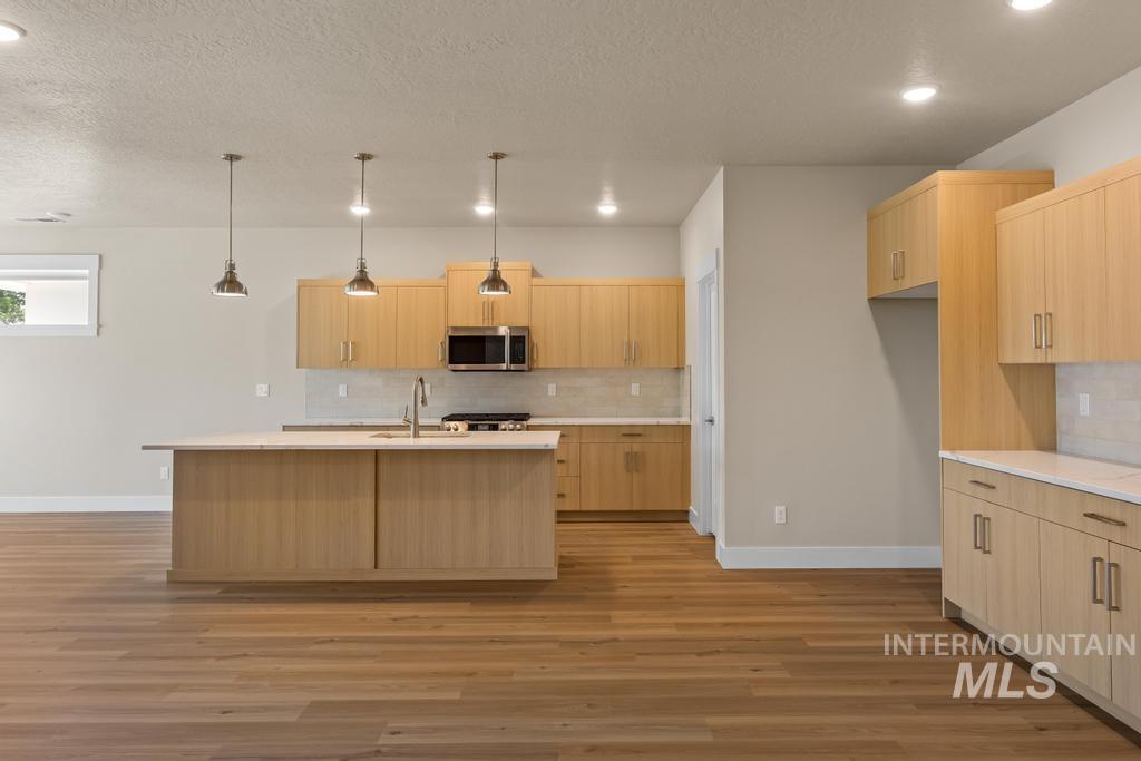 1807 E Grayson, Meridian, Idaho 83642, 3 Bedrooms, 2 Bathrooms, Residential For Sale, Price $509,900,MLS 98964890