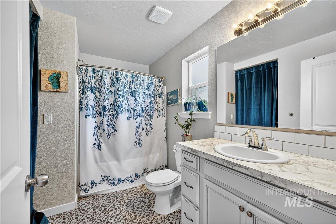 3174 N Greengate Way, Star, Idaho 83669, 3 Bedrooms, 2 Bathrooms, Residential For Sale, Price $444,900,MLS 98964908