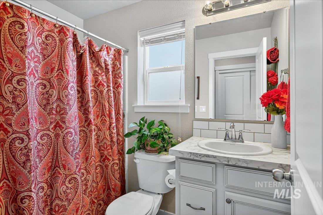 3174 N Greengate Way, Star, Idaho 83669, 3 Bedrooms, 2 Bathrooms, Residential For Sale, Price $444,900,MLS 98964908