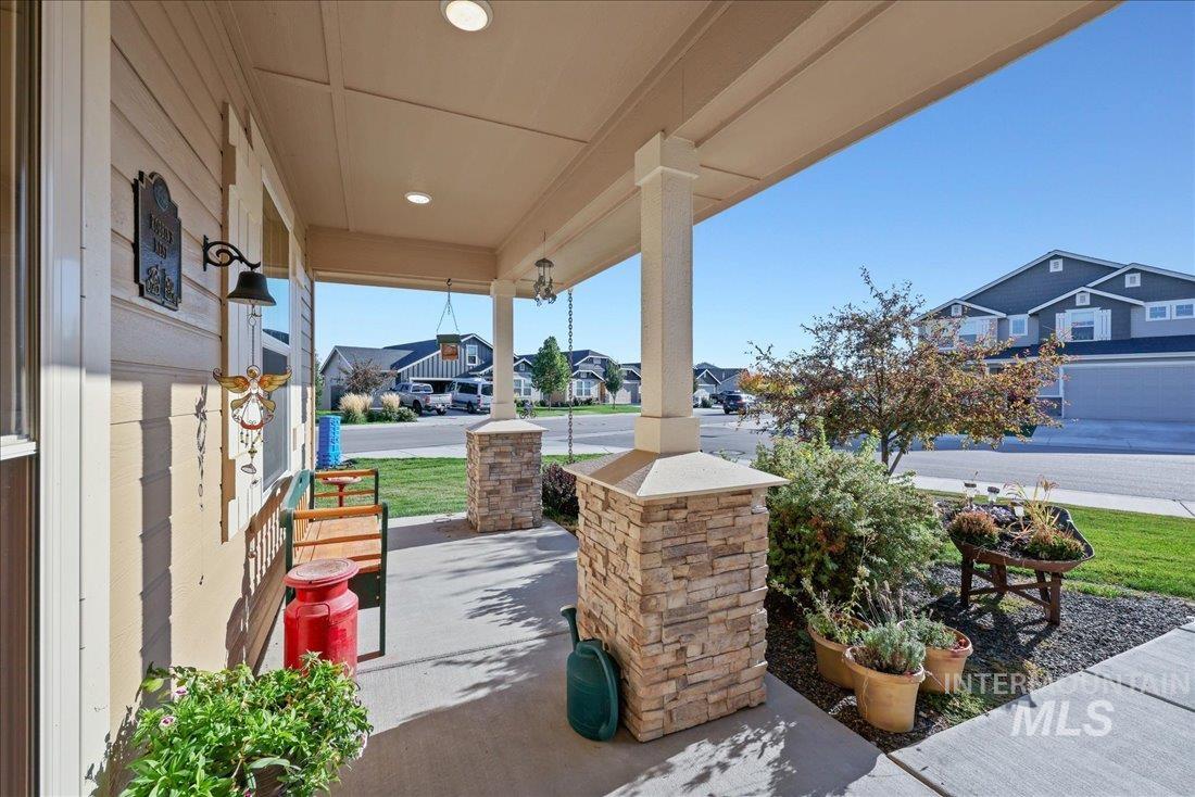 3174 N Greengate Way, Star, Idaho 83669, 3 Bedrooms, 2 Bathrooms, Residential For Sale, Price $444,900,MLS 98964908