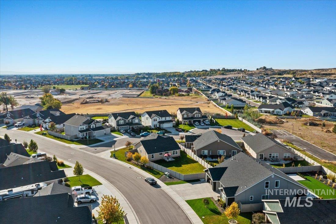 3174 N Greengate Way, Star, Idaho 83669, 3 Bedrooms, 2 Bathrooms, Residential For Sale, Price $444,900,MLS 98964908