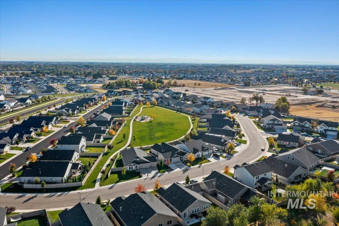 3174 N Greengate Way, Star, Idaho 83669, 3 Bedrooms, 2 Bathrooms, Residential For Sale, Price $444,900,MLS 98964908