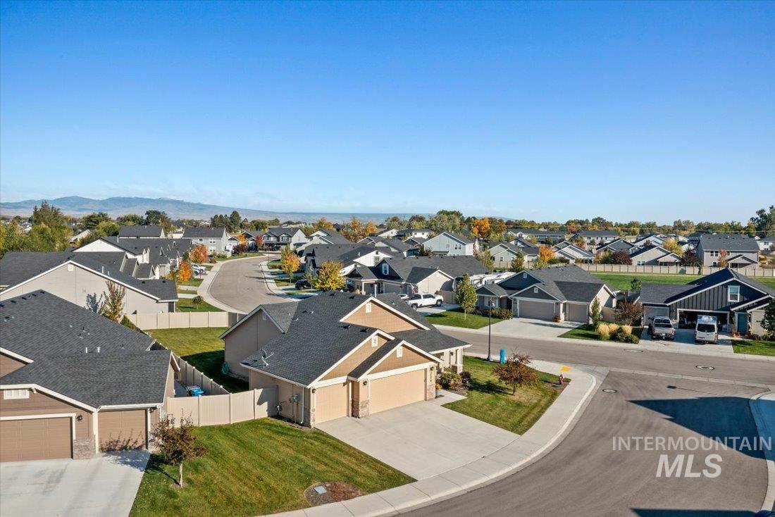 3174 N Greengate Way, Star, Idaho 83669, 3 Bedrooms, 2 Bathrooms, Residential For Sale, Price $444,900,MLS 98964908