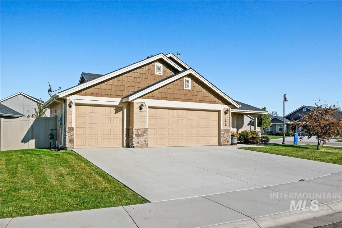 3174 N Greengate Way, Star, Idaho 83669, 3 Bedrooms, 2 Bathrooms, Residential For Sale, Price $444,900,MLS 98964908