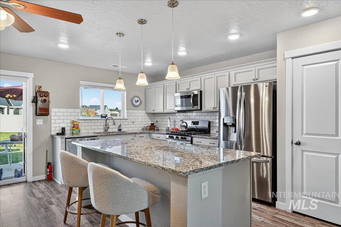 3174 N Greengate Way, Star, Idaho 83669, 3 Bedrooms, 2 Bathrooms, Residential For Sale, Price $444,900,MLS 98964908