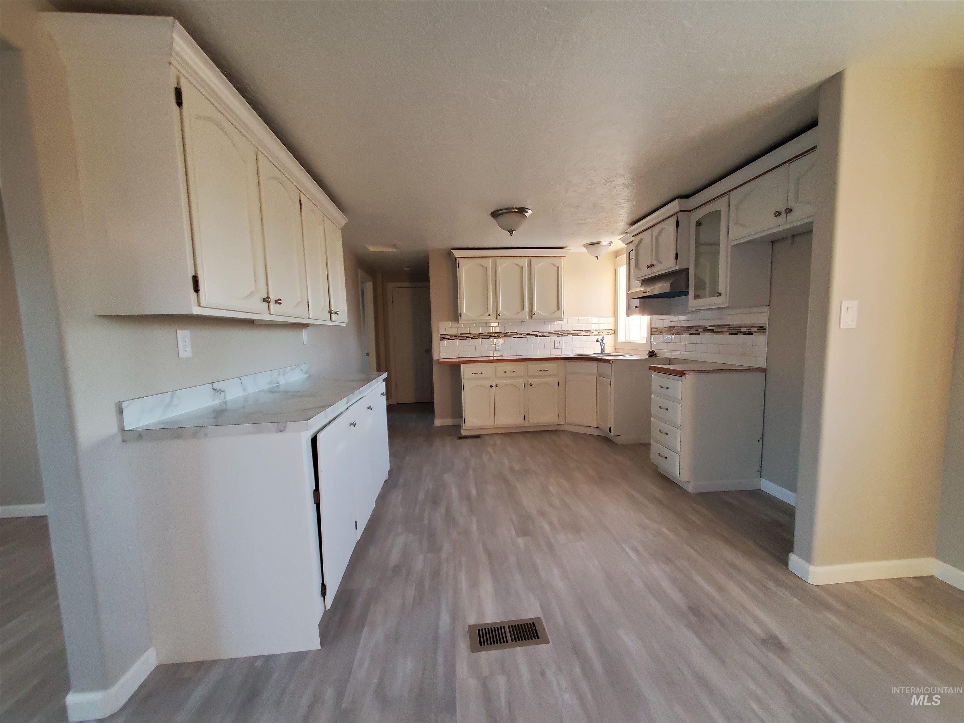 406 S Roswell, Parma, Idaho 83660, 4 Bedrooms, 2.5 Bathrooms, Residential For Sale, Price $299,900,MLS 98964930