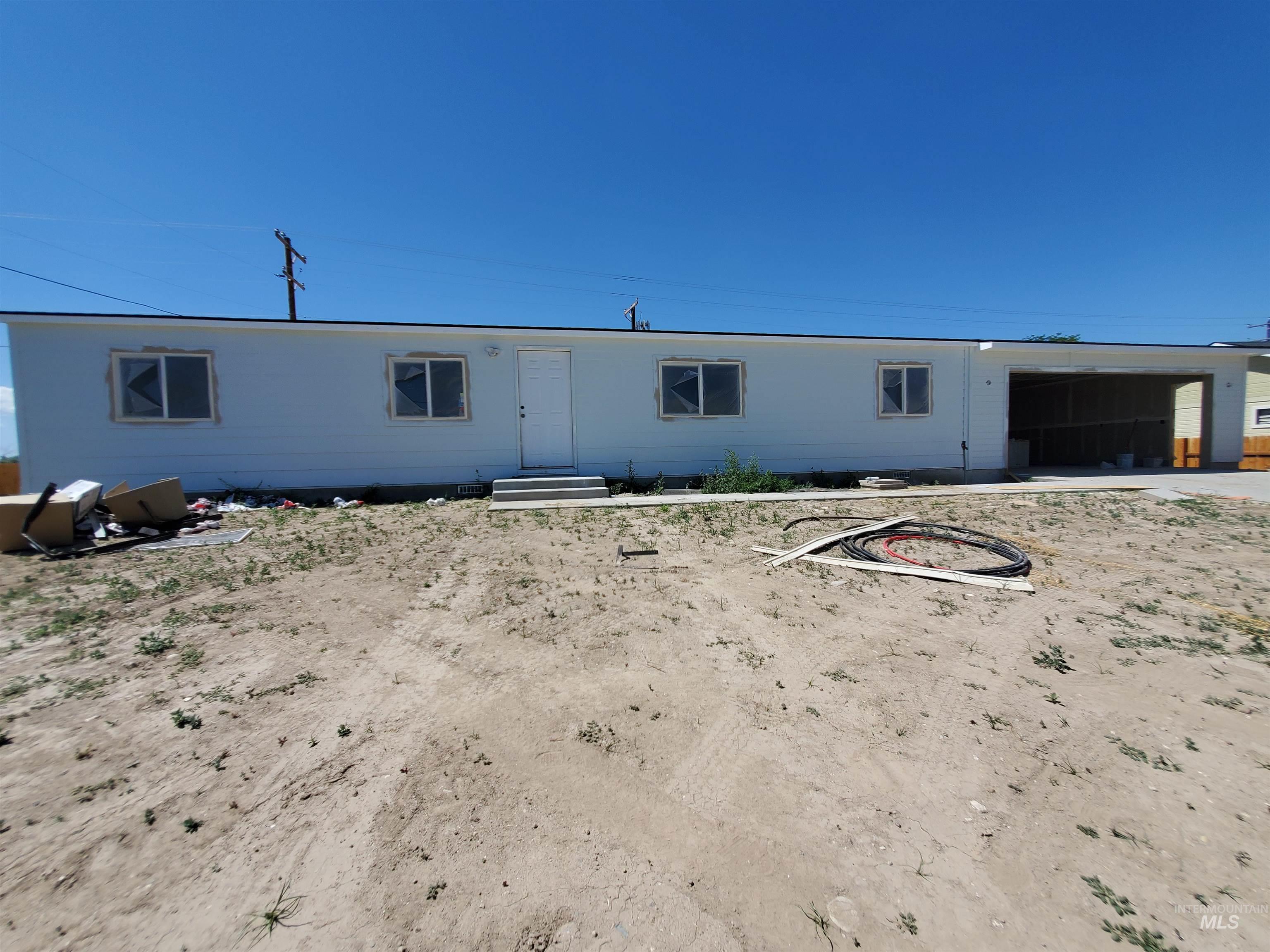 406 S Roswell, Parma, Idaho 83660, 4 Bedrooms, 2.5 Bathrooms, Residential For Sale, Price $299,900,MLS 98964930